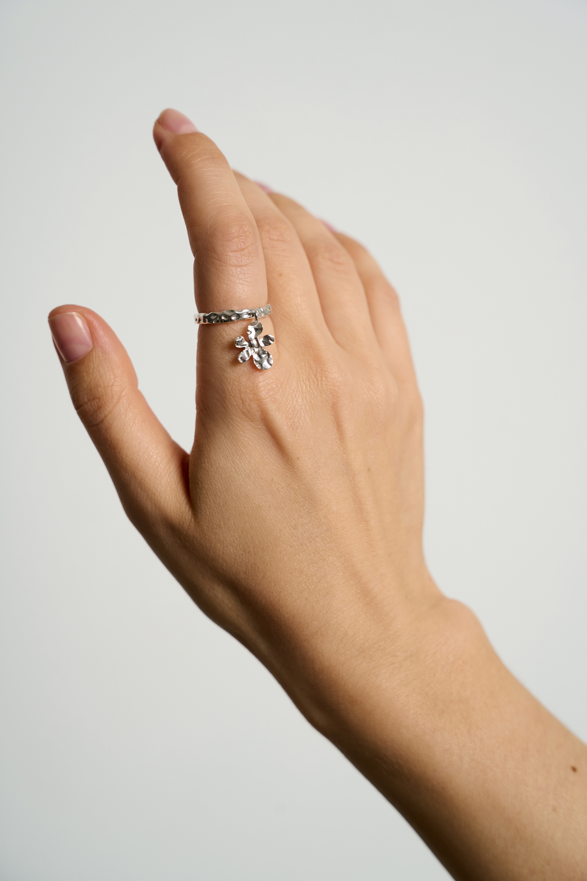 Кольцо с подвеской Флора