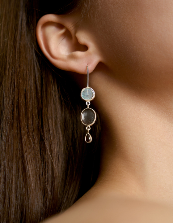 Серьги с аквамарином, горным хрусталем и гранатом