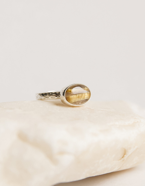 Кольцо с рутиловым кварцем