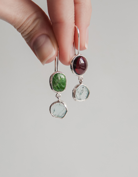 Серьги с гранатом, хромдиопсидом и аквамарином