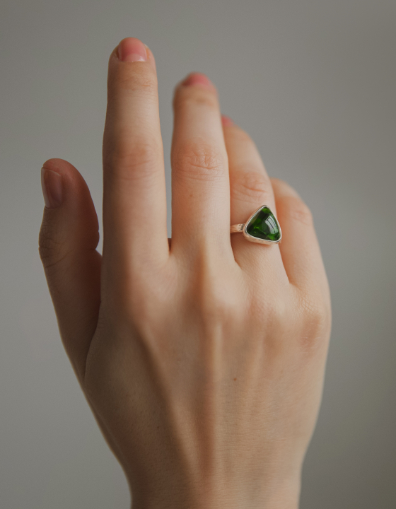 Кольцо с хромдиопсидом