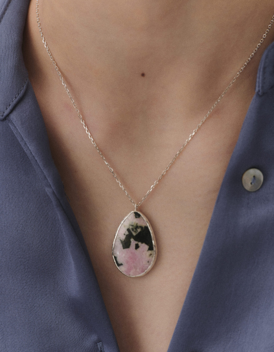 Подвеска с тулитом