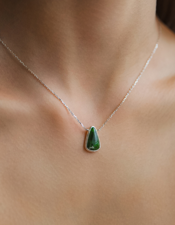 Подвеска с хромдиопсидом