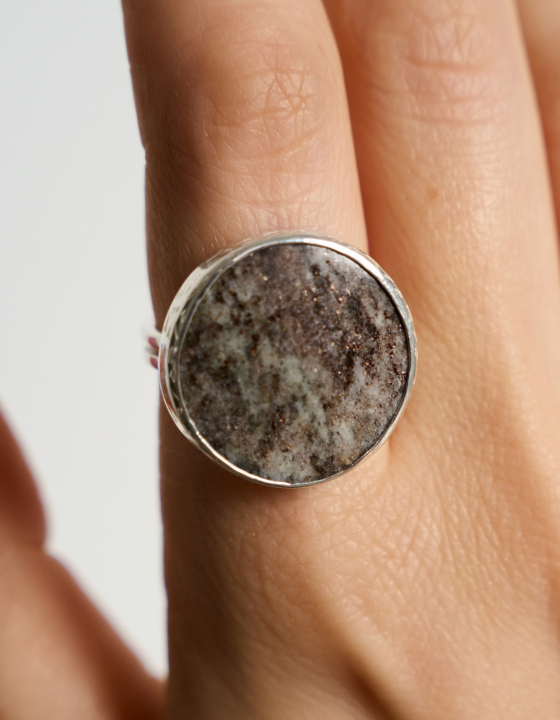 Кольцо с флогопитом