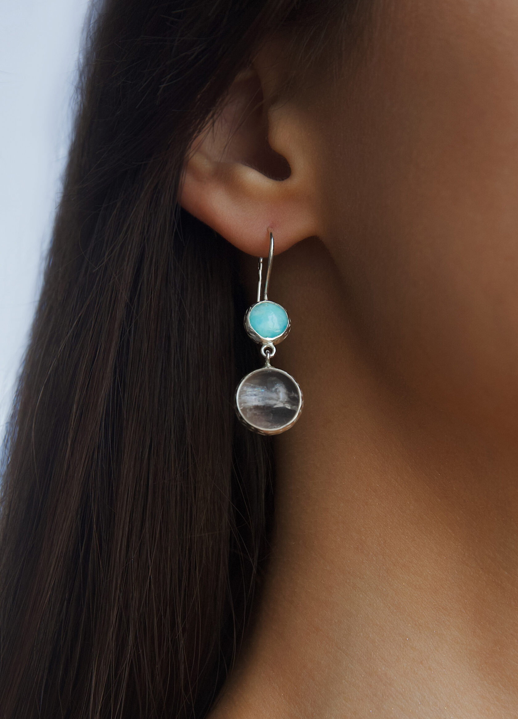 Серьги с перуанским опалом и горным хрусталем