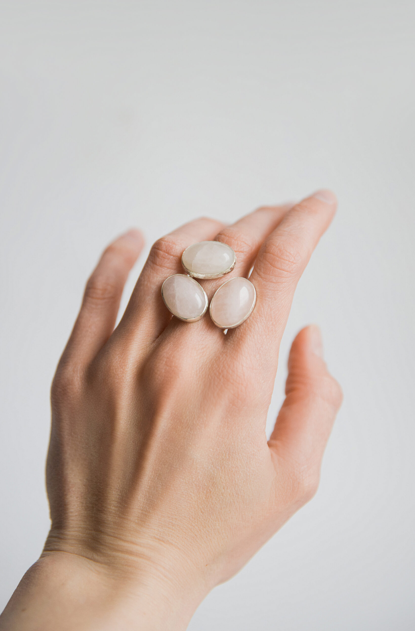 Кольцо с розовым кварцем