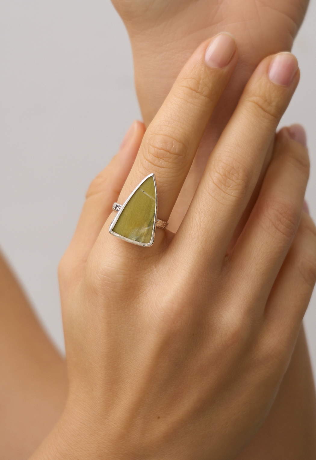 Кольцо с офитом