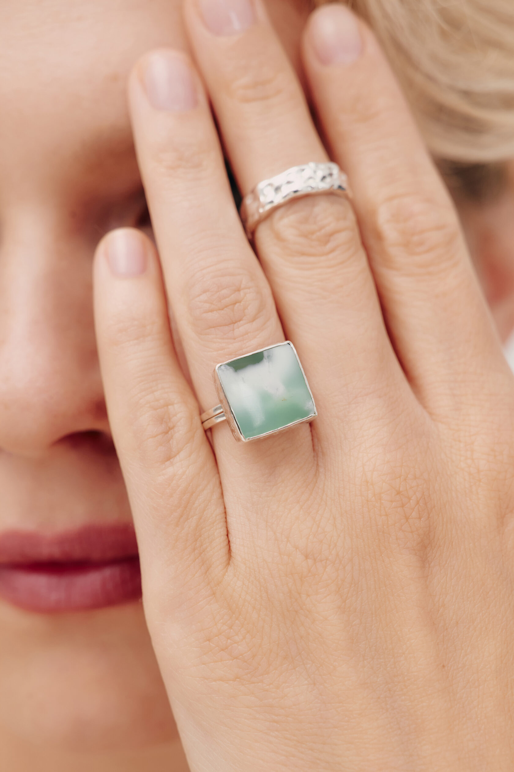 Кольцо с хризопразом