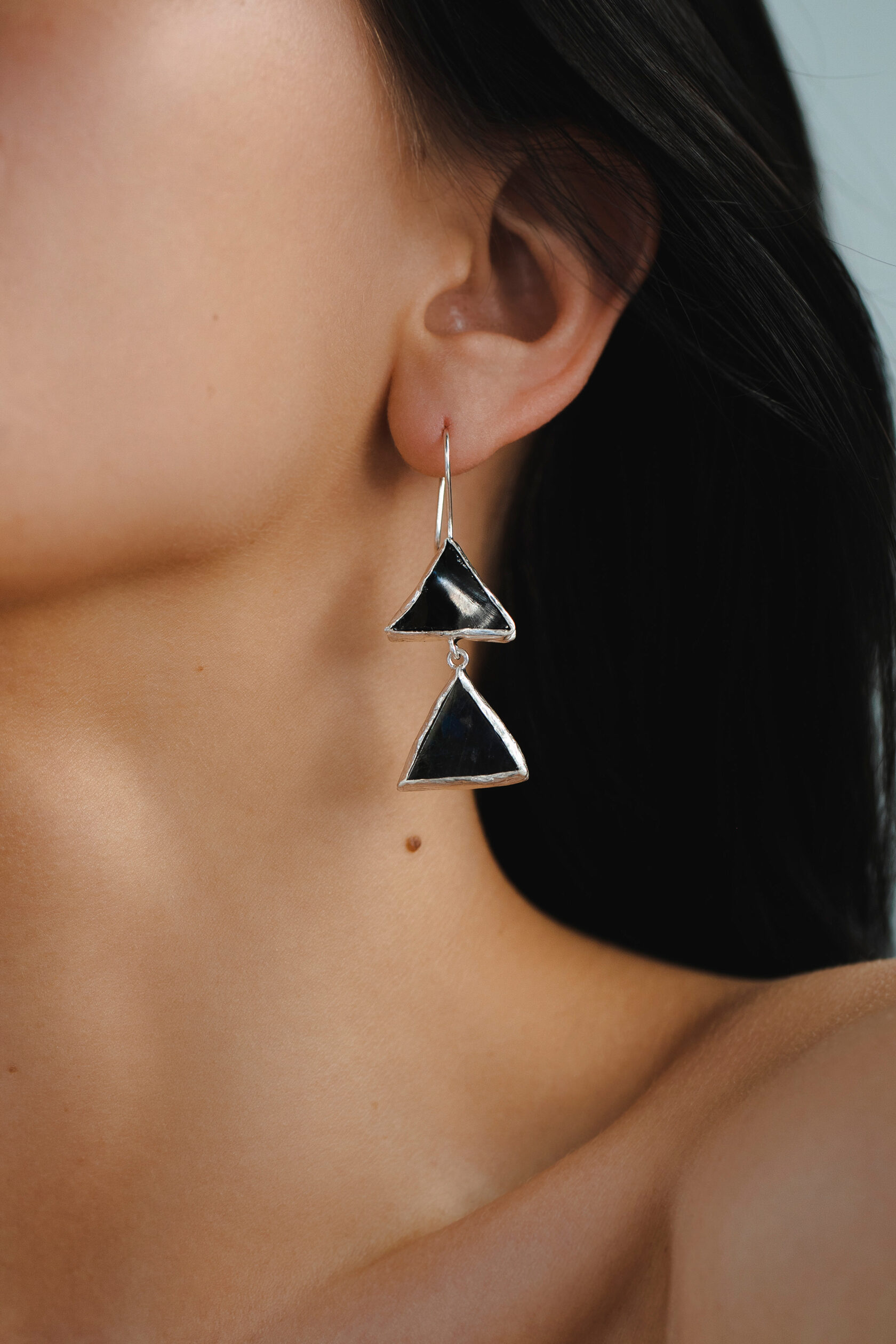 Серьги со спектролитом и шпинелью