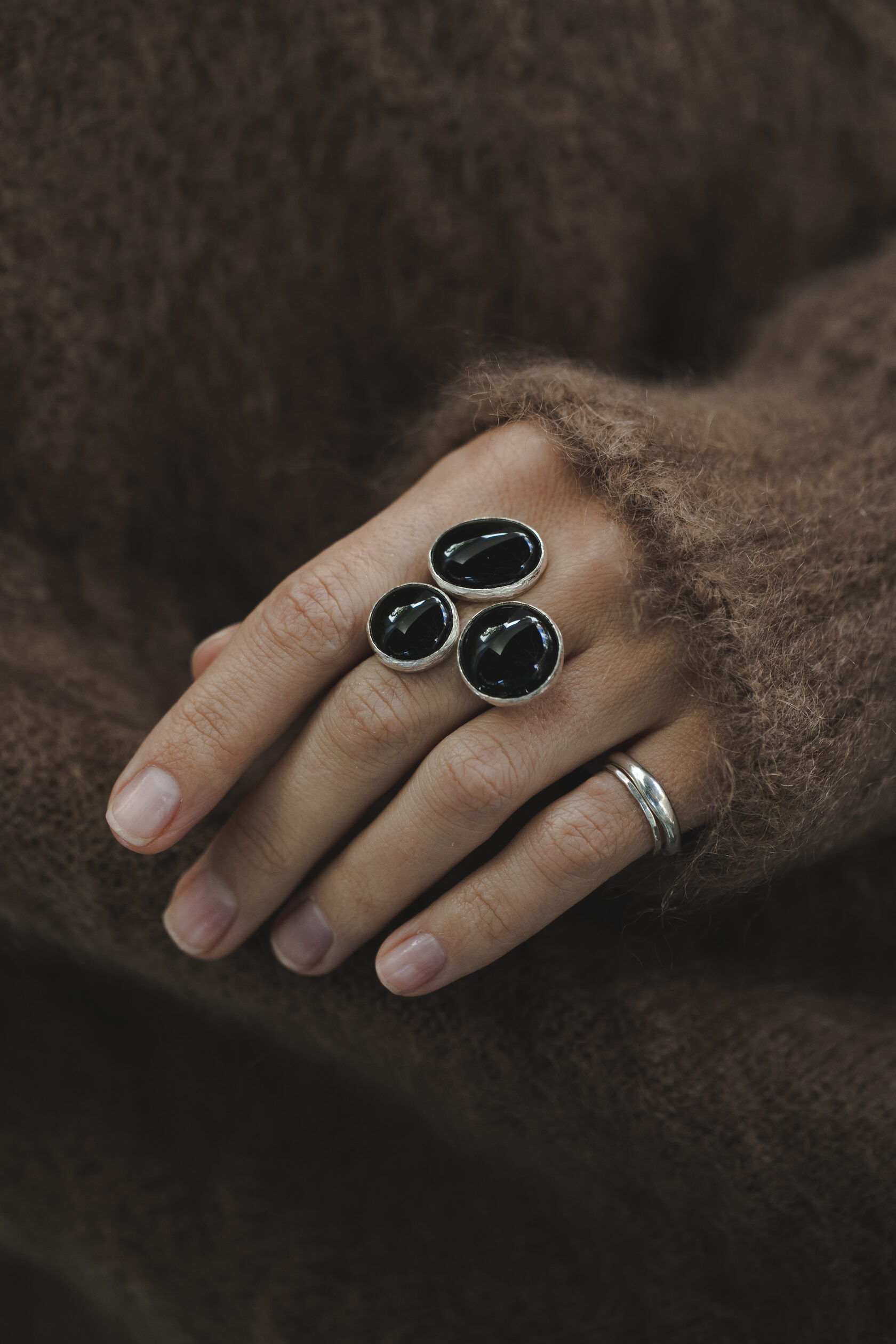 Кольцо с черным агатом