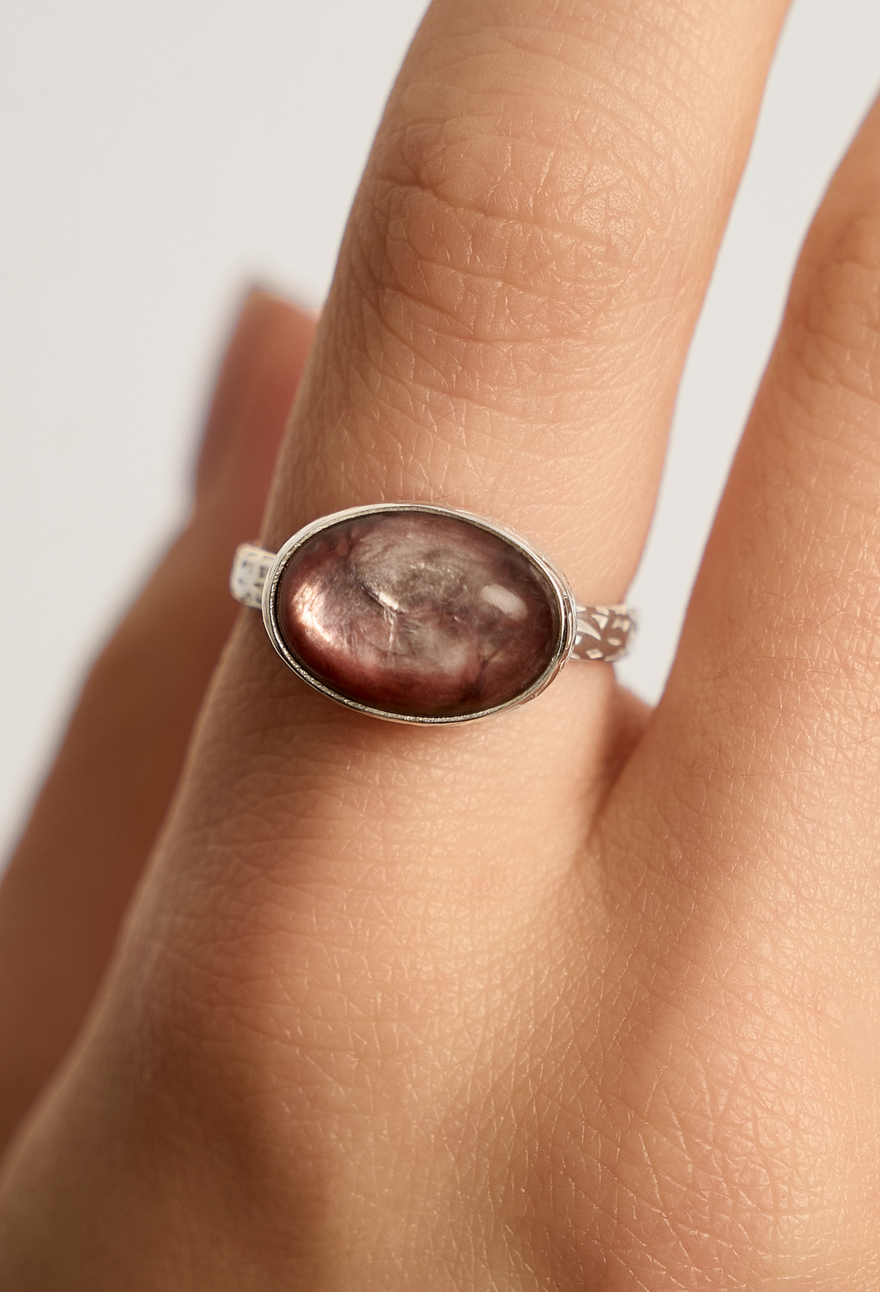 Кольцо с лепидолитом