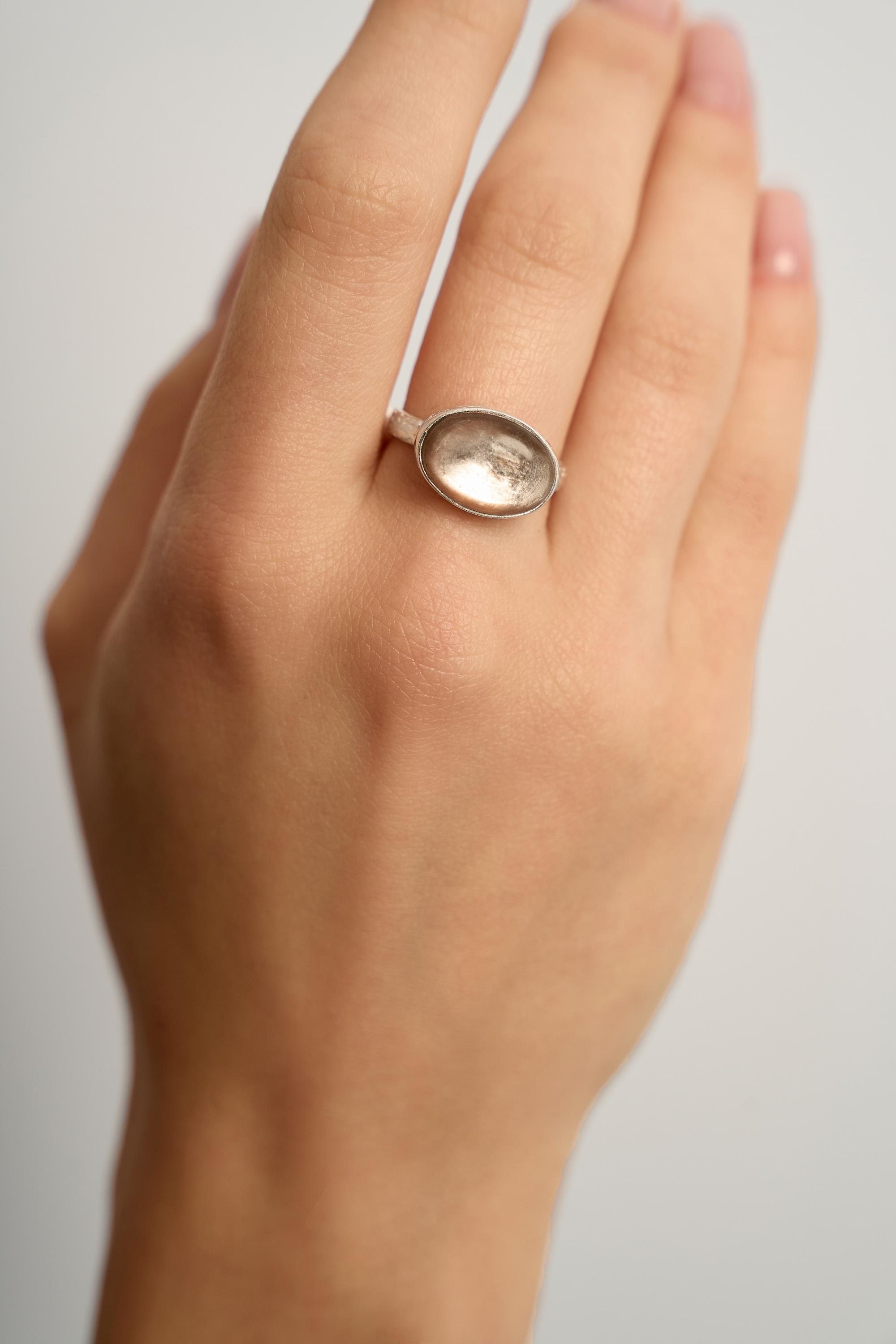 Кольцо с лепидолитом