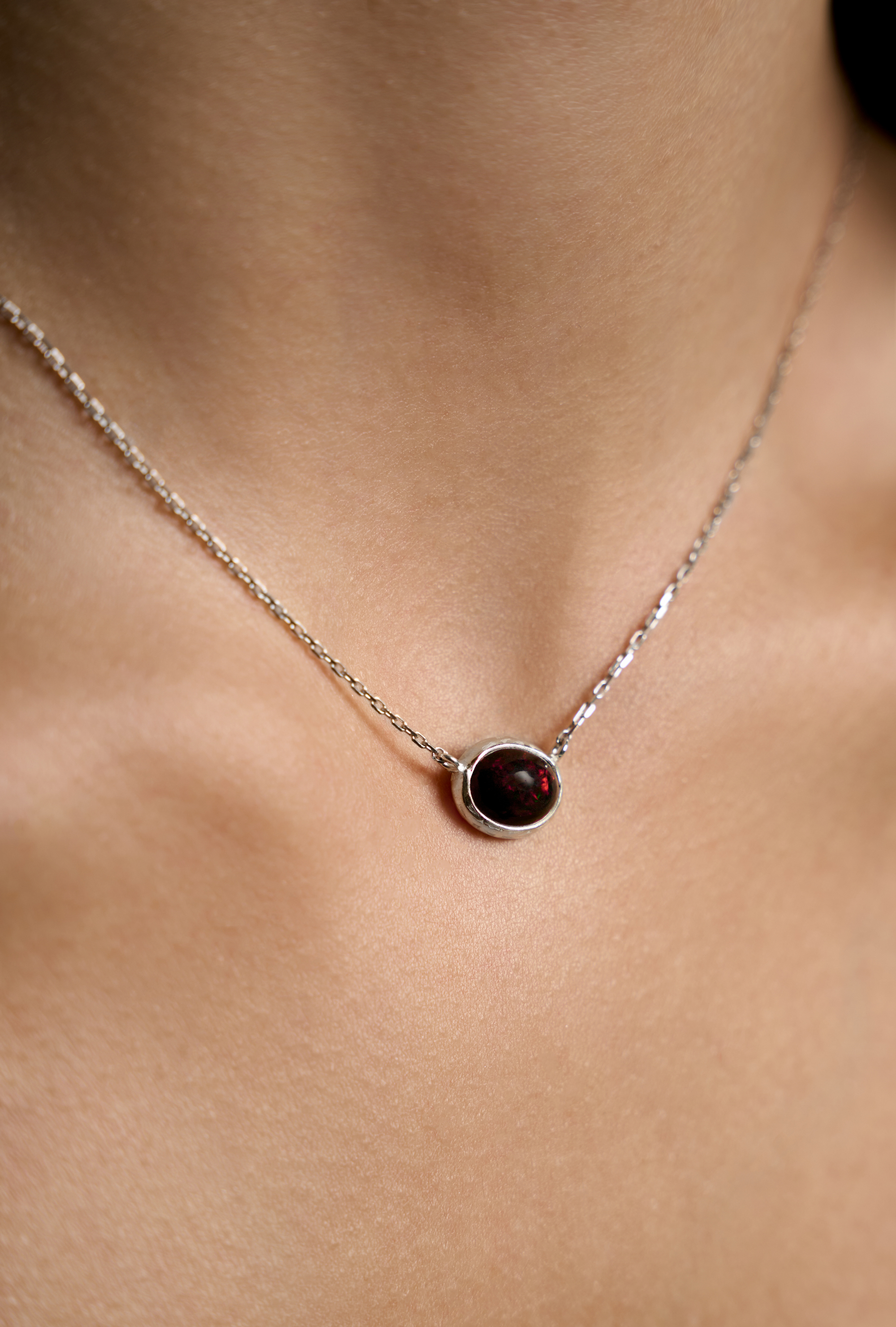 Подвеска с эфиопским опалом