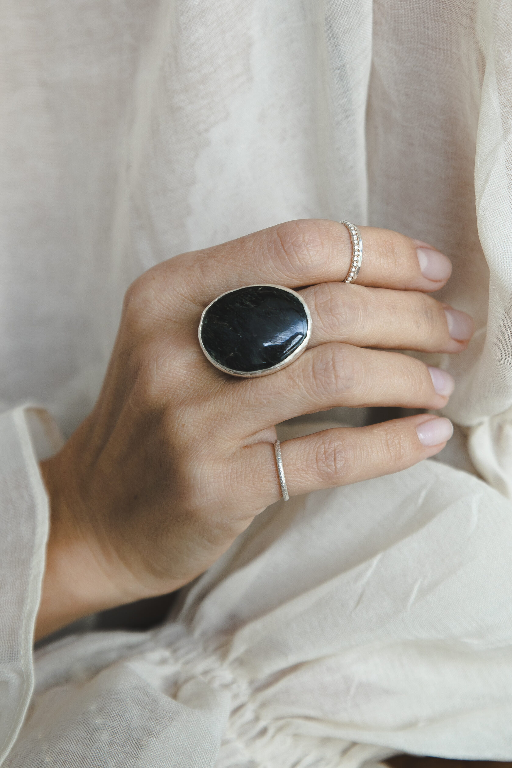 Кольцо с флогопитом