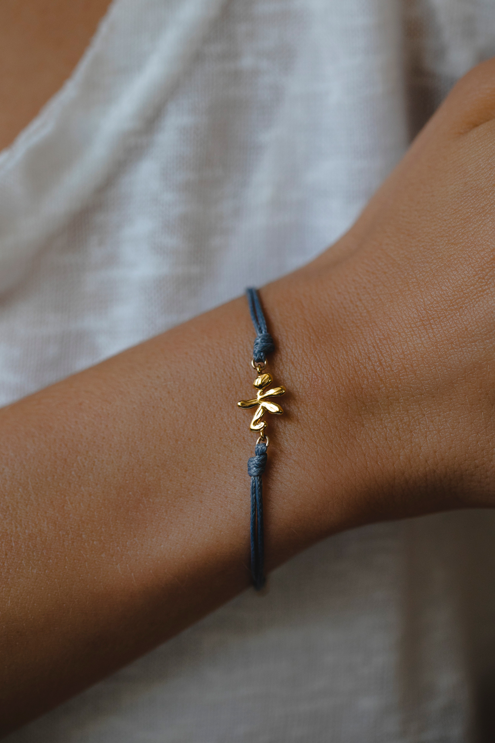 Браслет на нити Creation