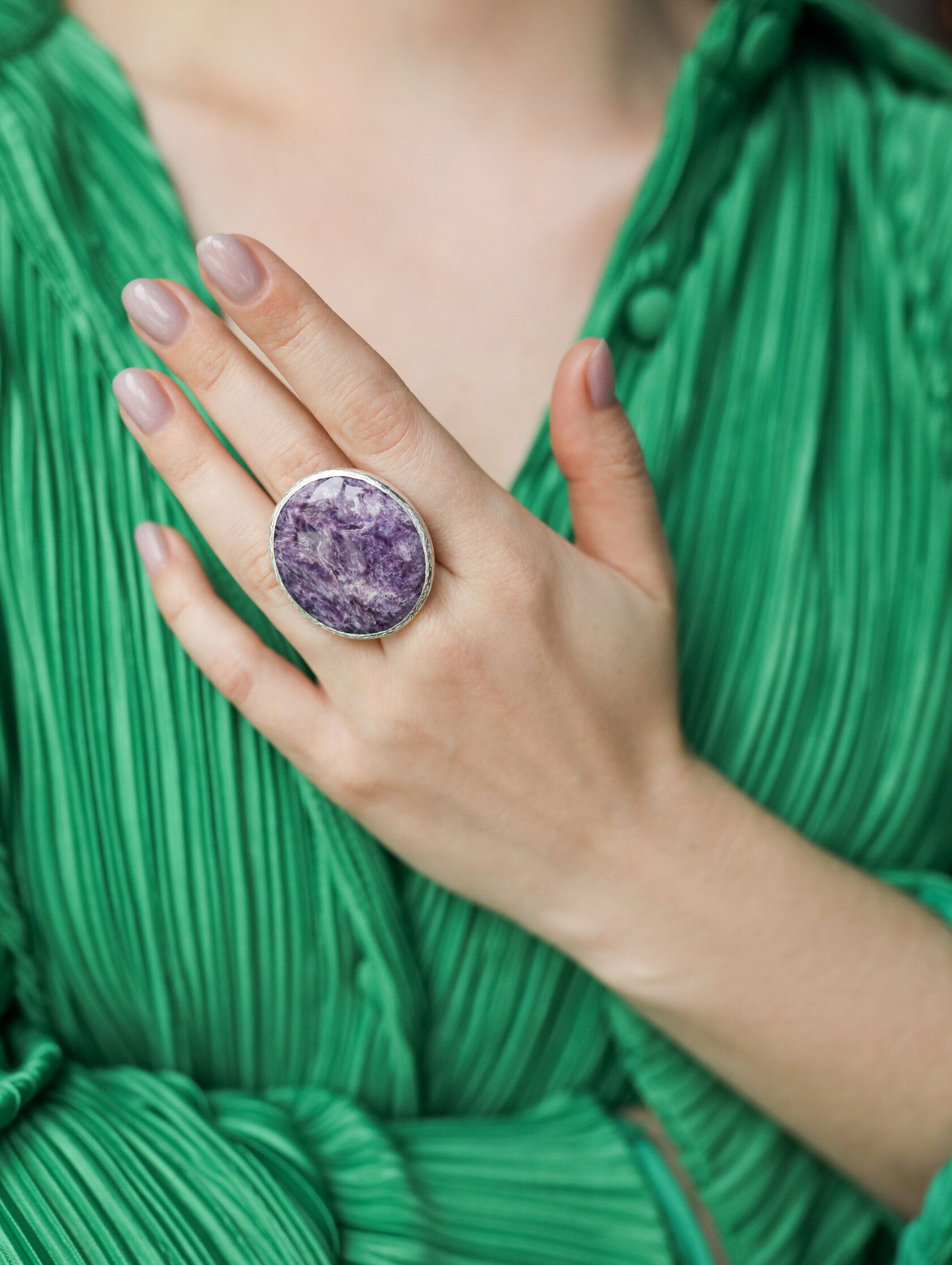 Кольцо с чароитом