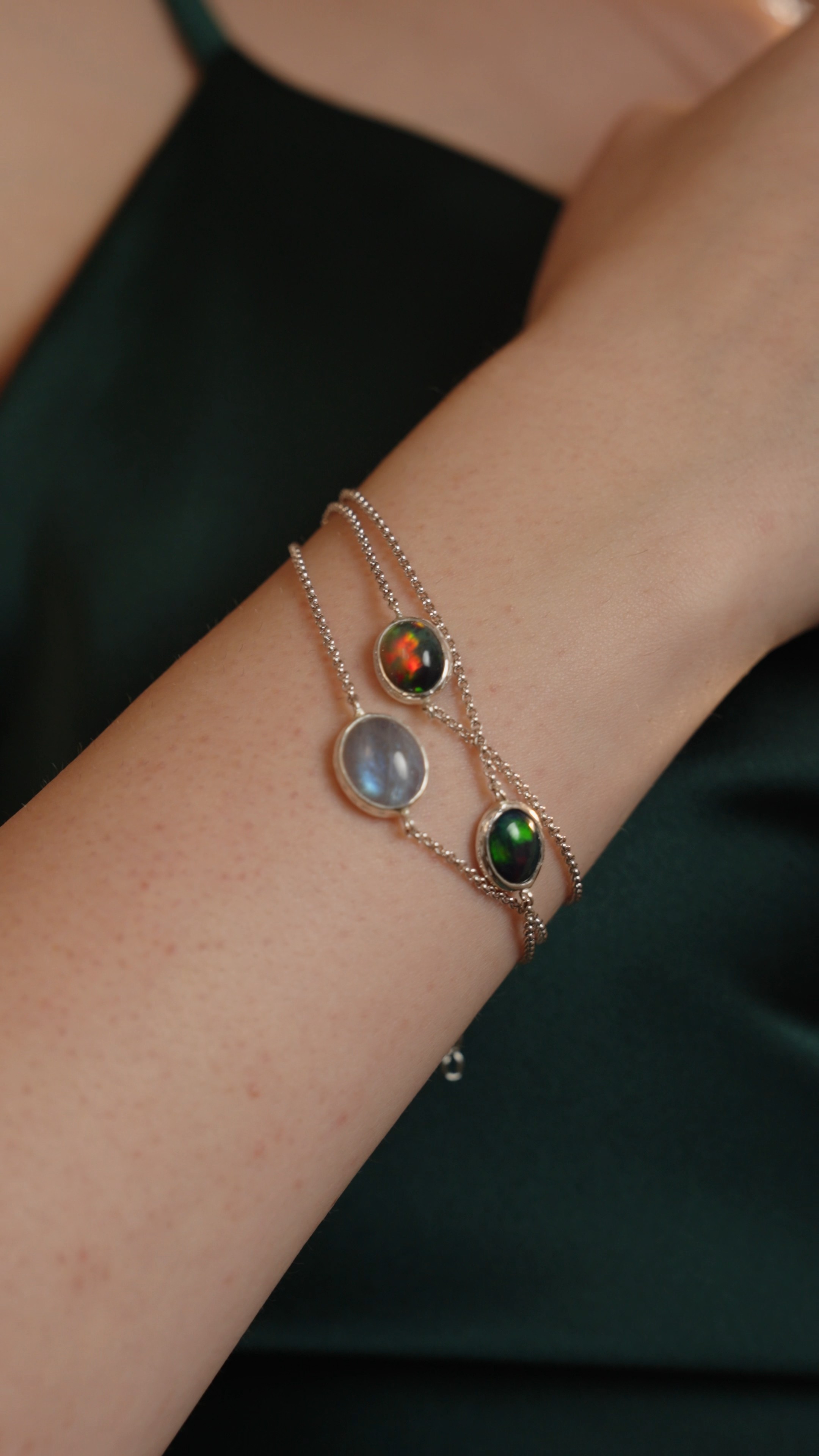 Браслет с эфиопским опалом