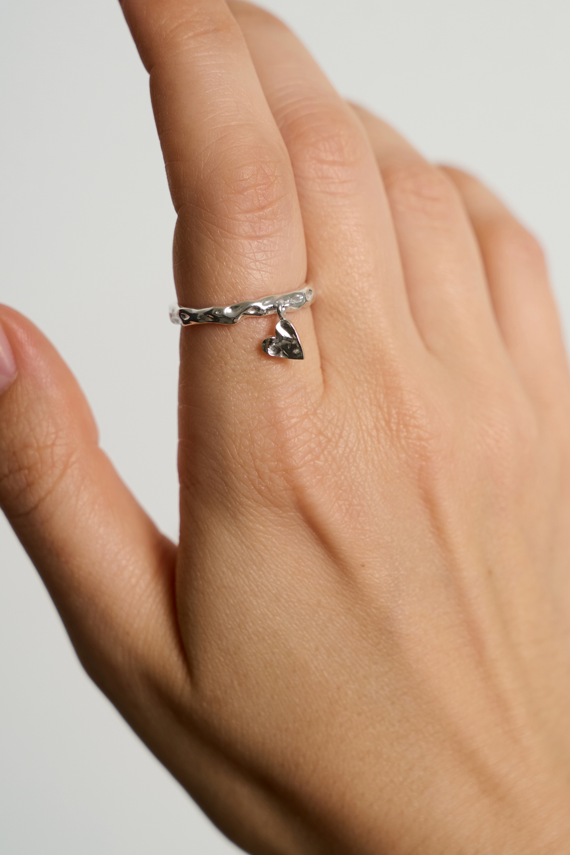 Кольцо с подвеской сердце мини