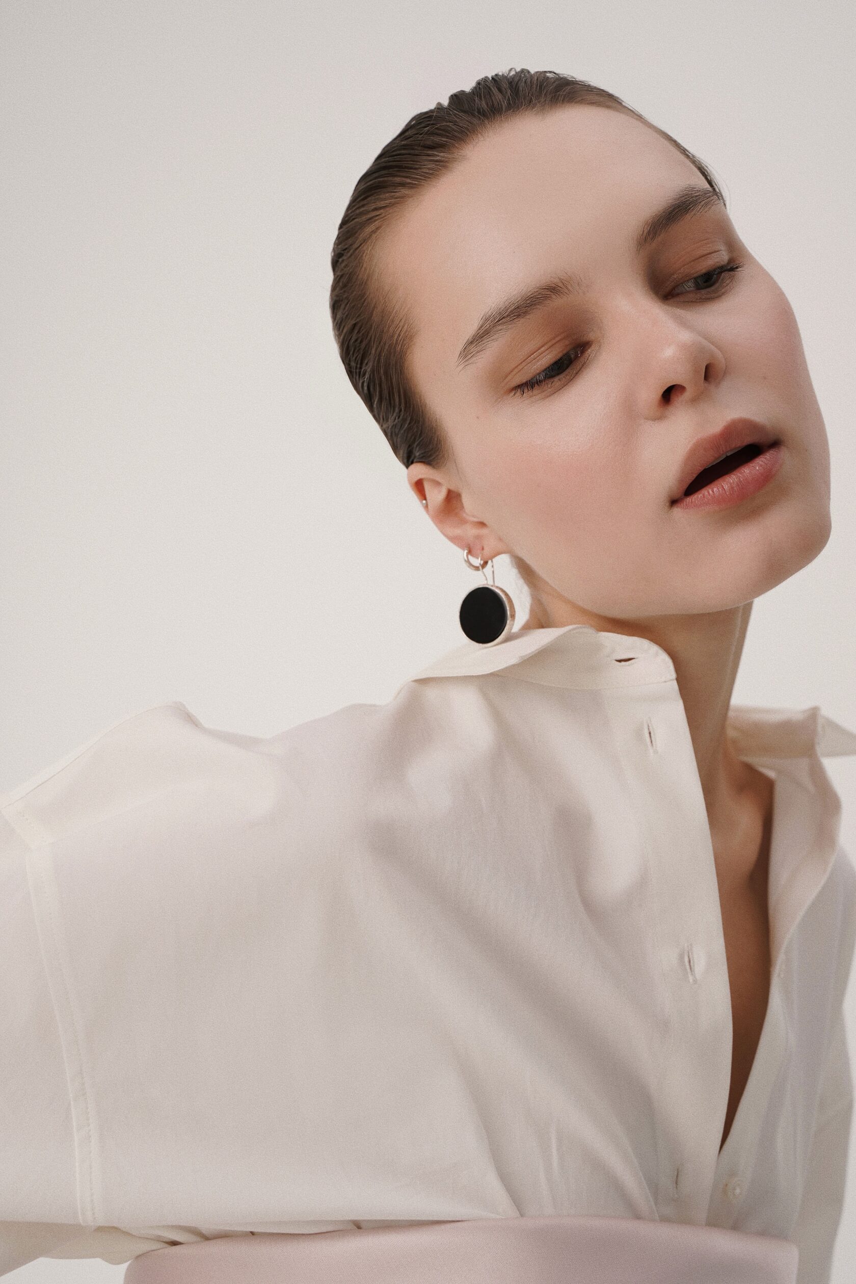 Серьги с плоским чёрным агатом