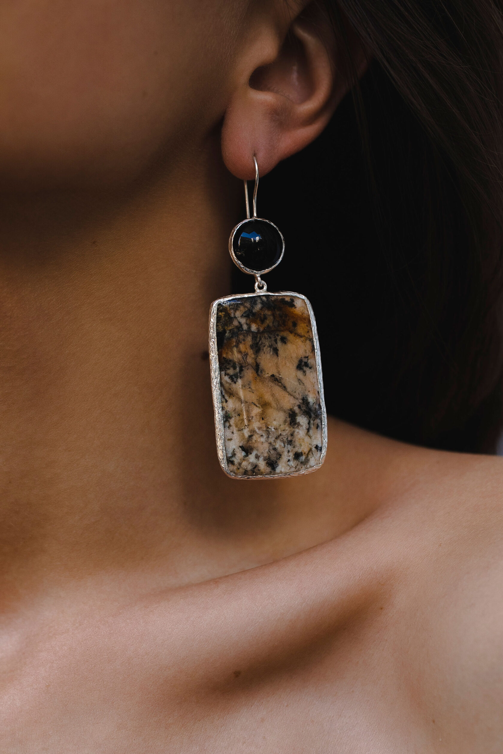 Серьги с агатом и пегматитом