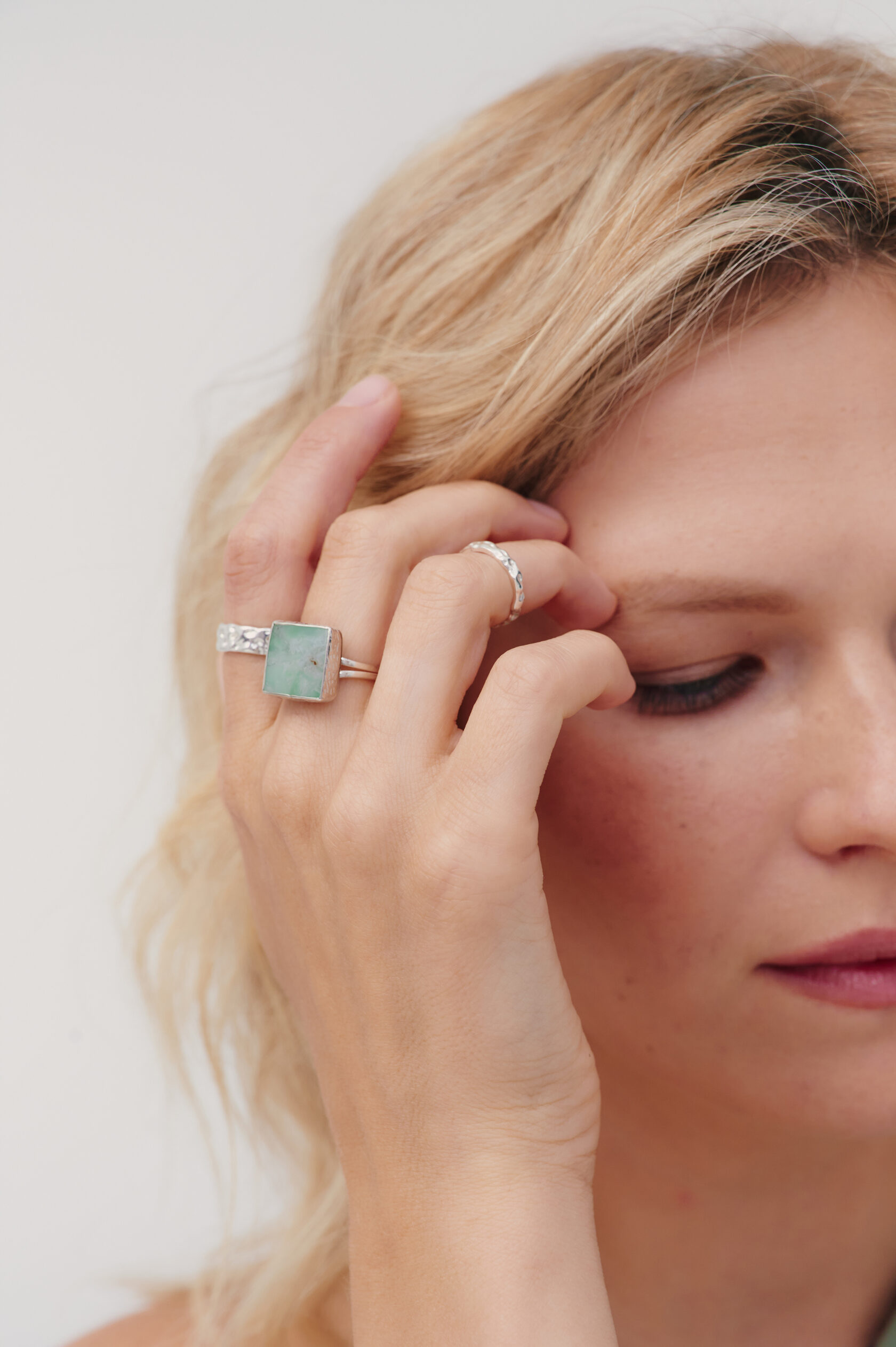 Кольцо с хризопразом