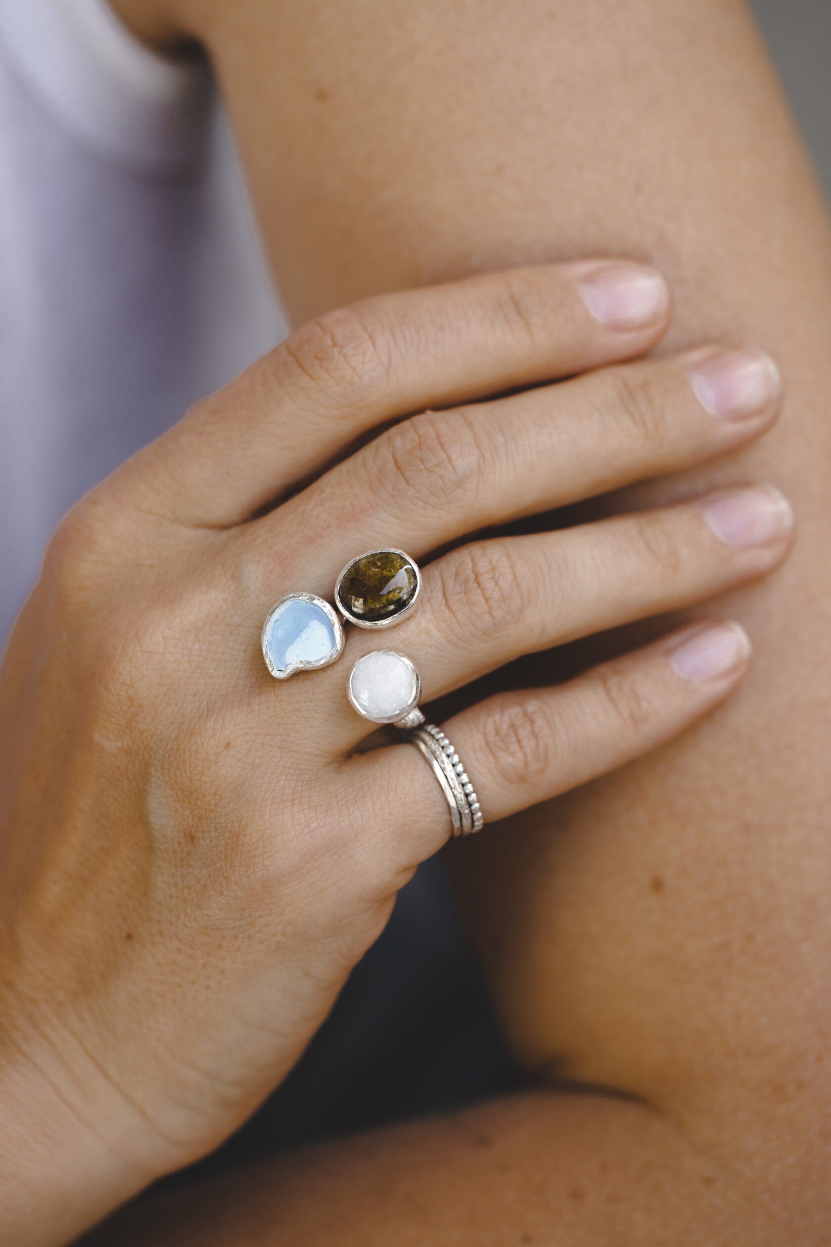 Кольцо с беломоритом, бирюзой и турмалином