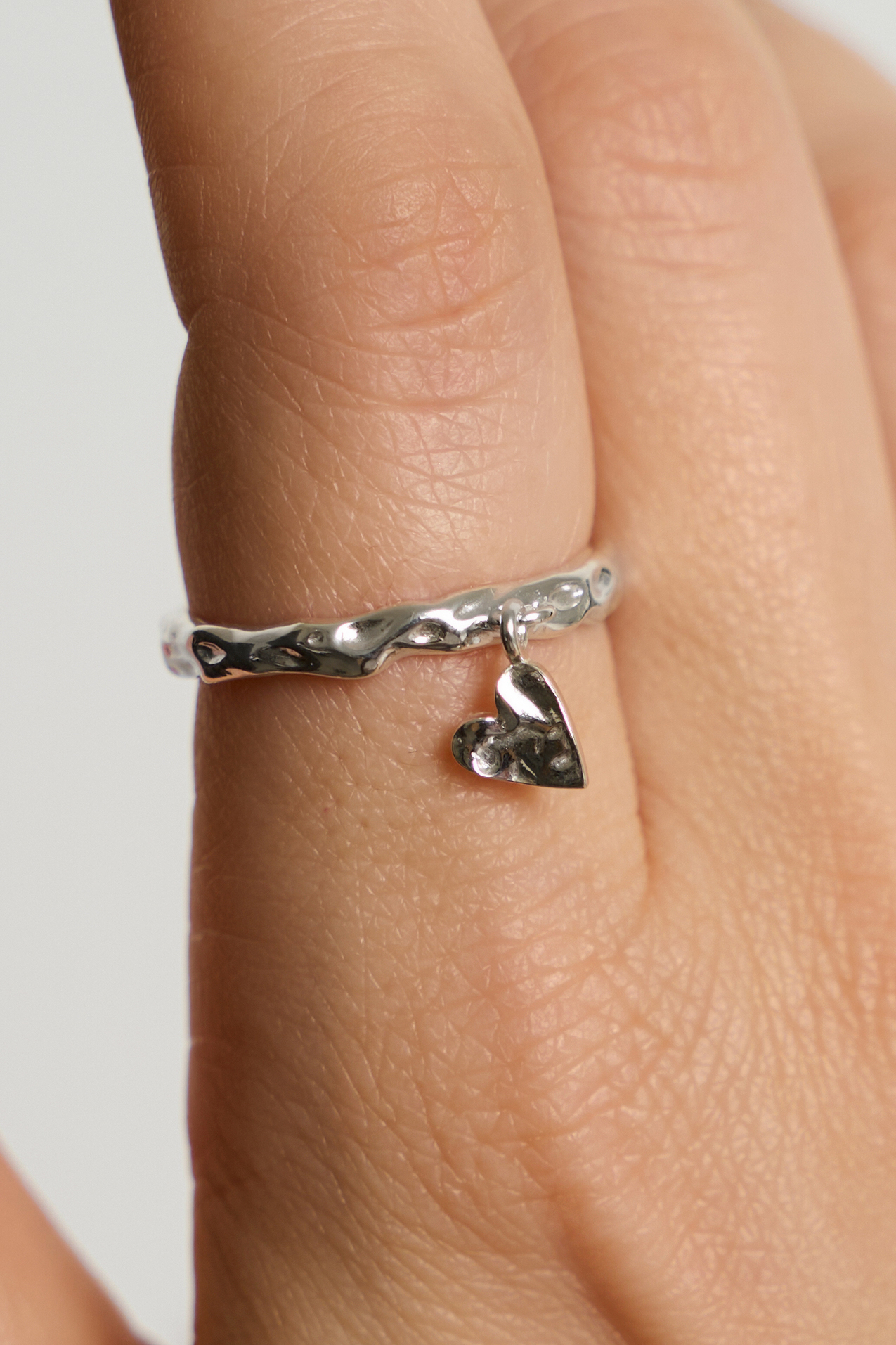 Кольцо с подвеской сердце мини