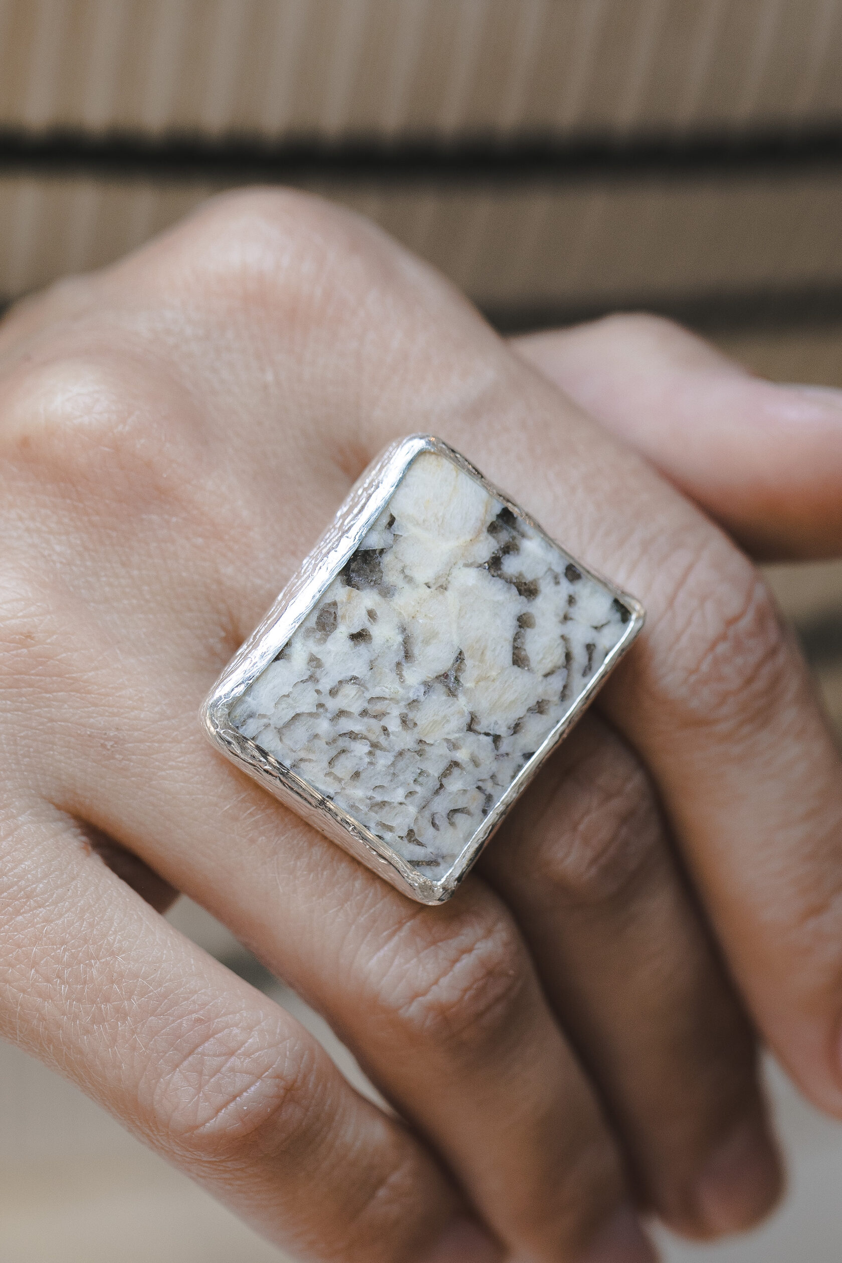 Кольцо с пегматитом