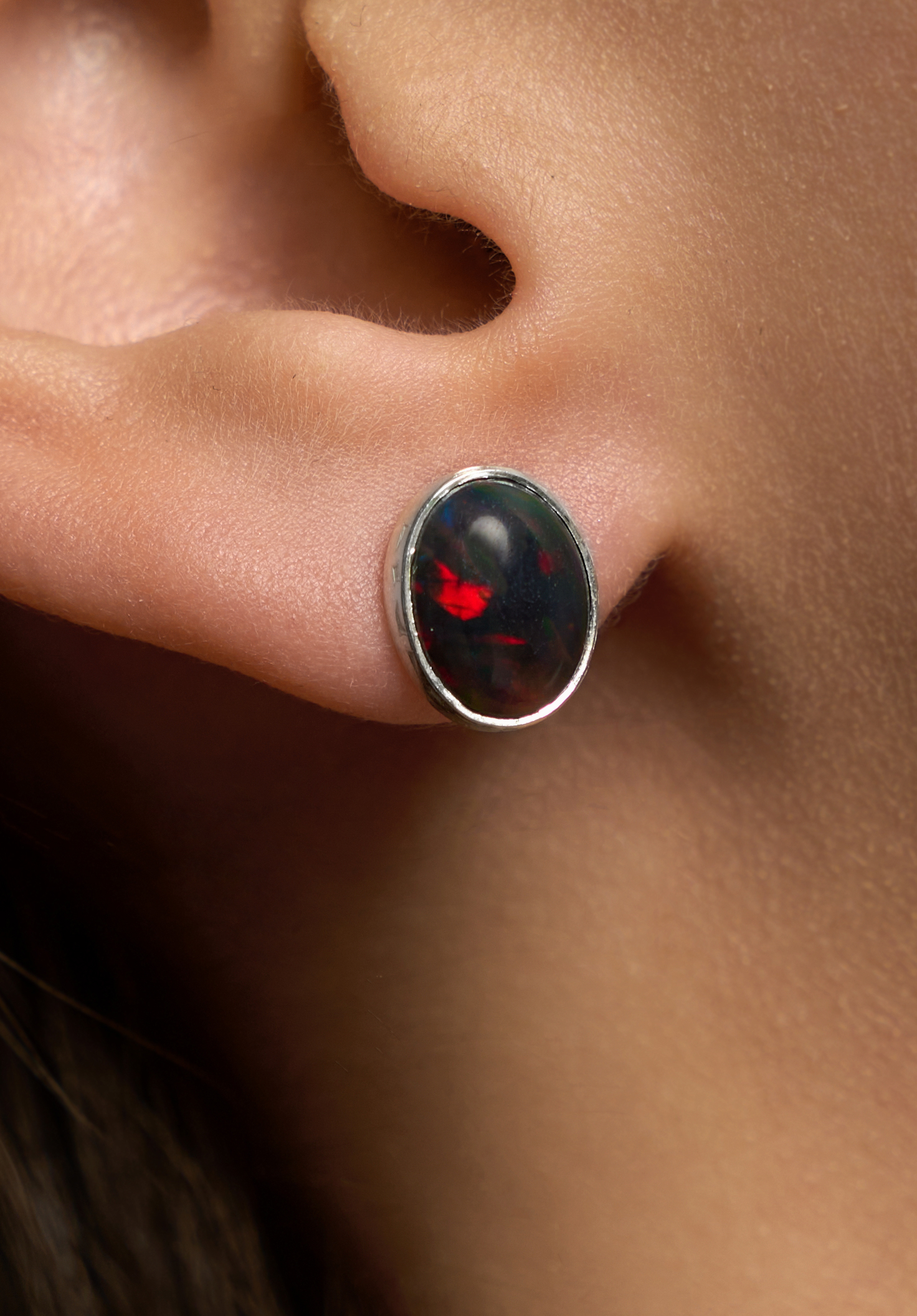 Пусеты с эфиопским опалом