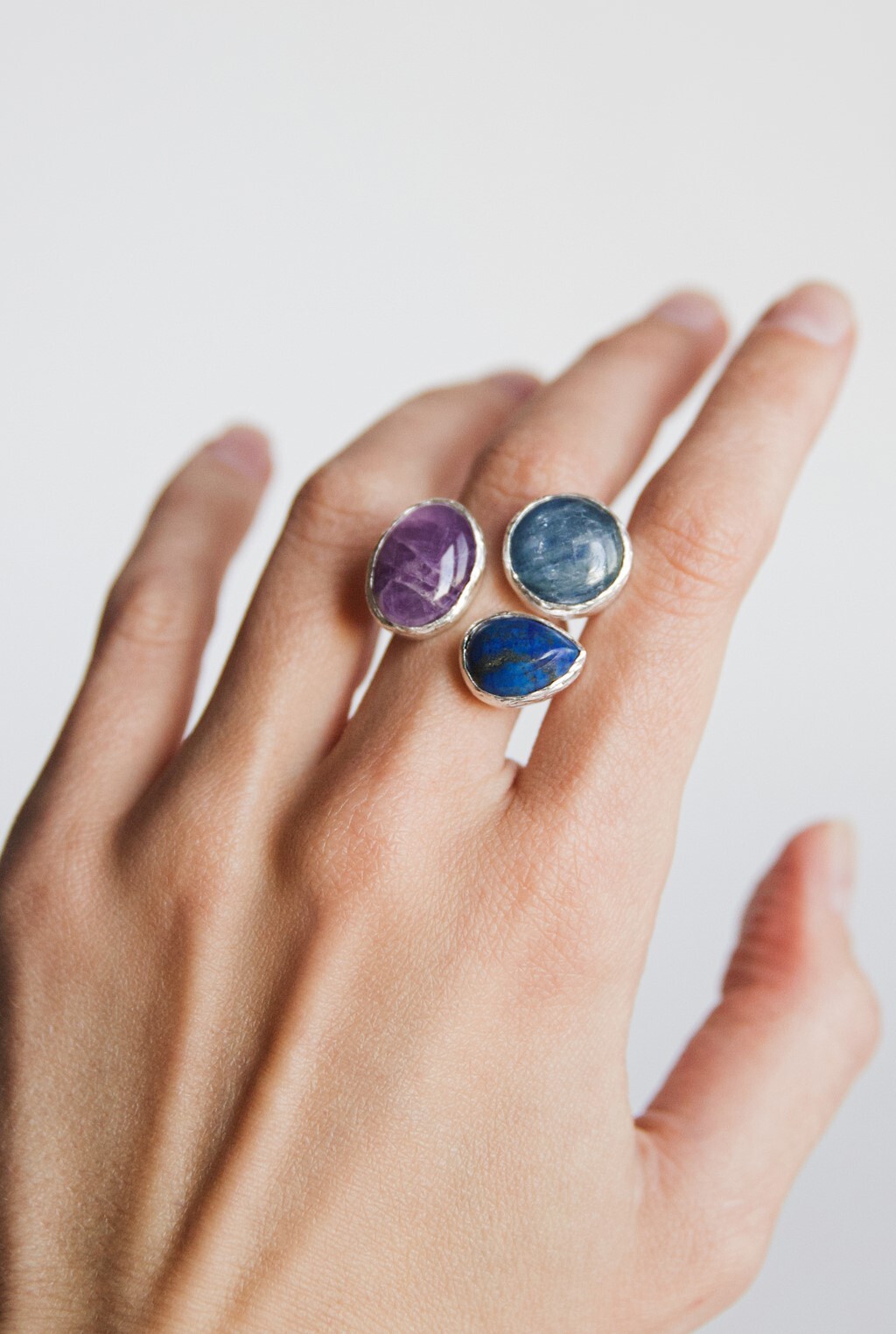Кольцо с аметистом, кианитом и лазуритом