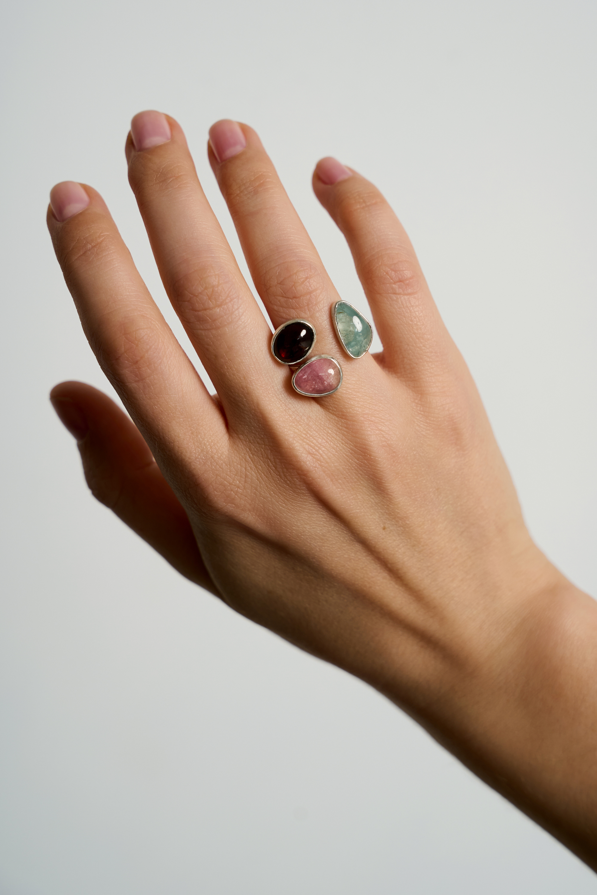 Кольцо с аквамарином, турмалином и гранатом