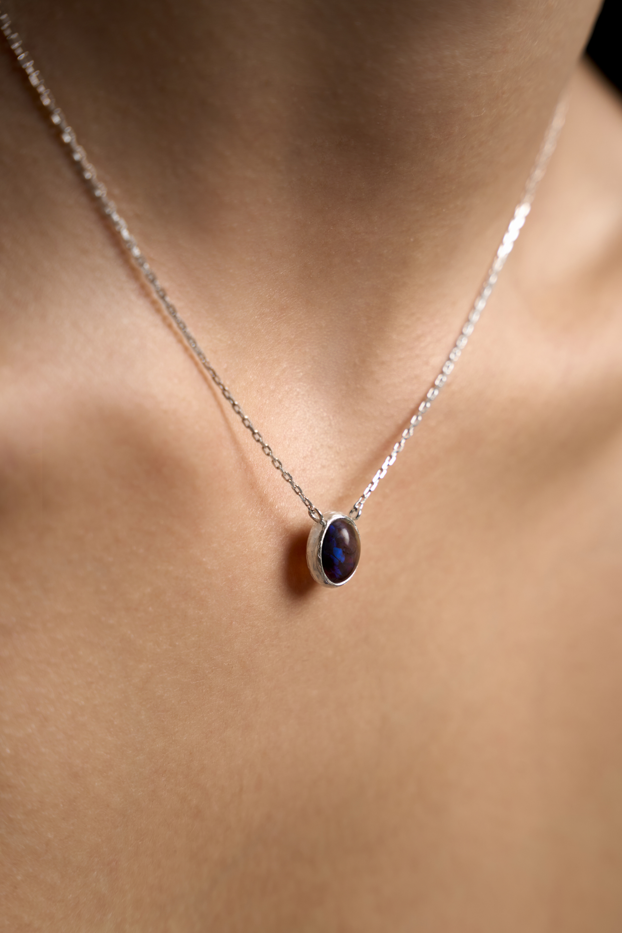 Подвеска с эфиопским опалом