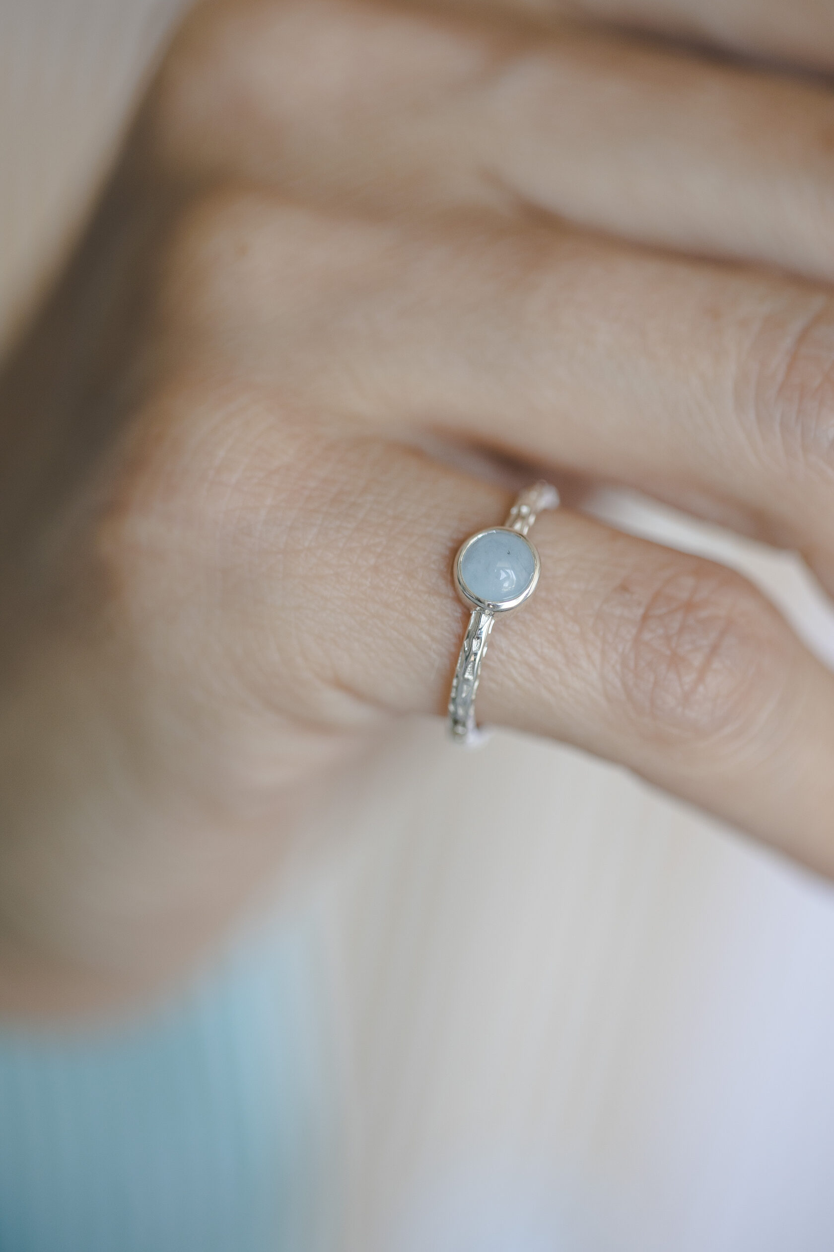 Кольцо с маленьким аквамарином