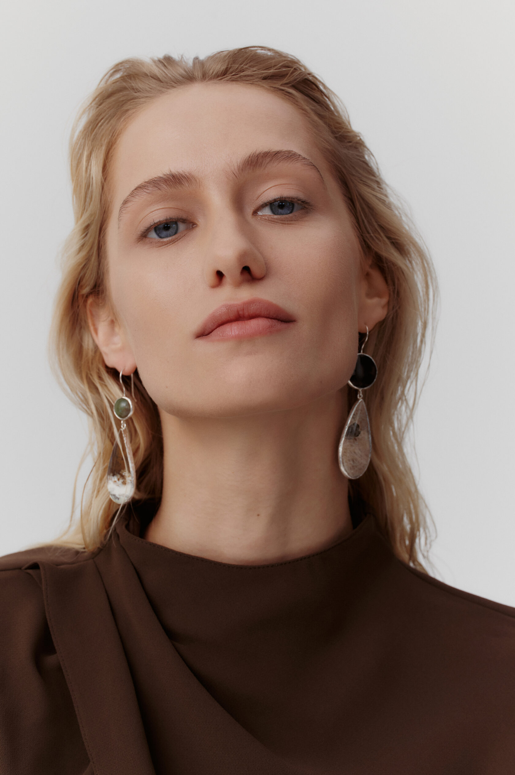 Серьги с моховым агатом, лунным камнем и яшмой