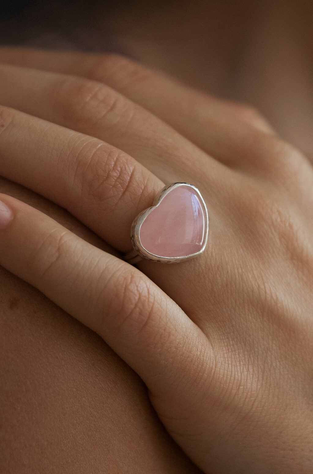 Кольцо Сердце с розовым кварцем