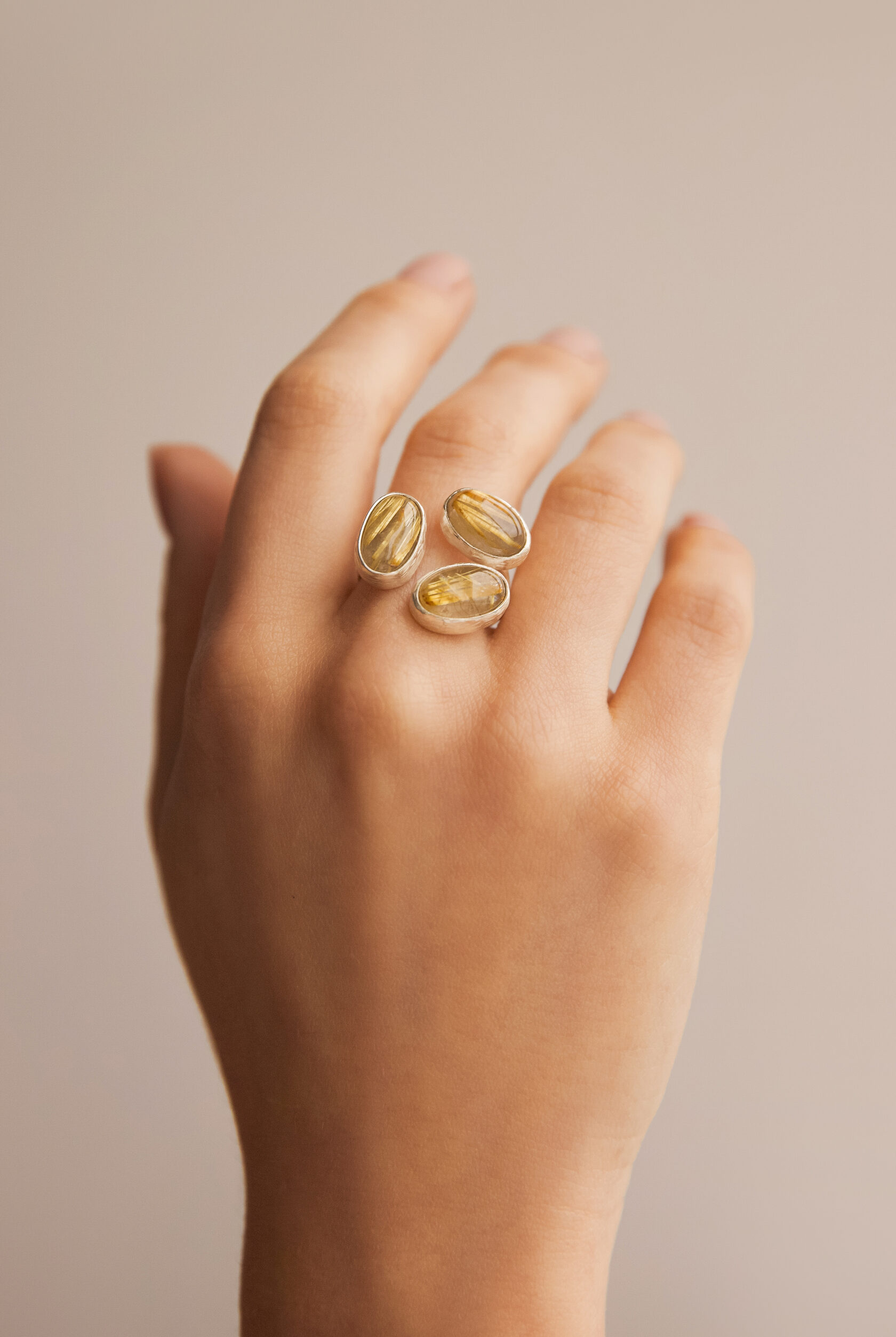 Кольцо с рутиловым кварцем