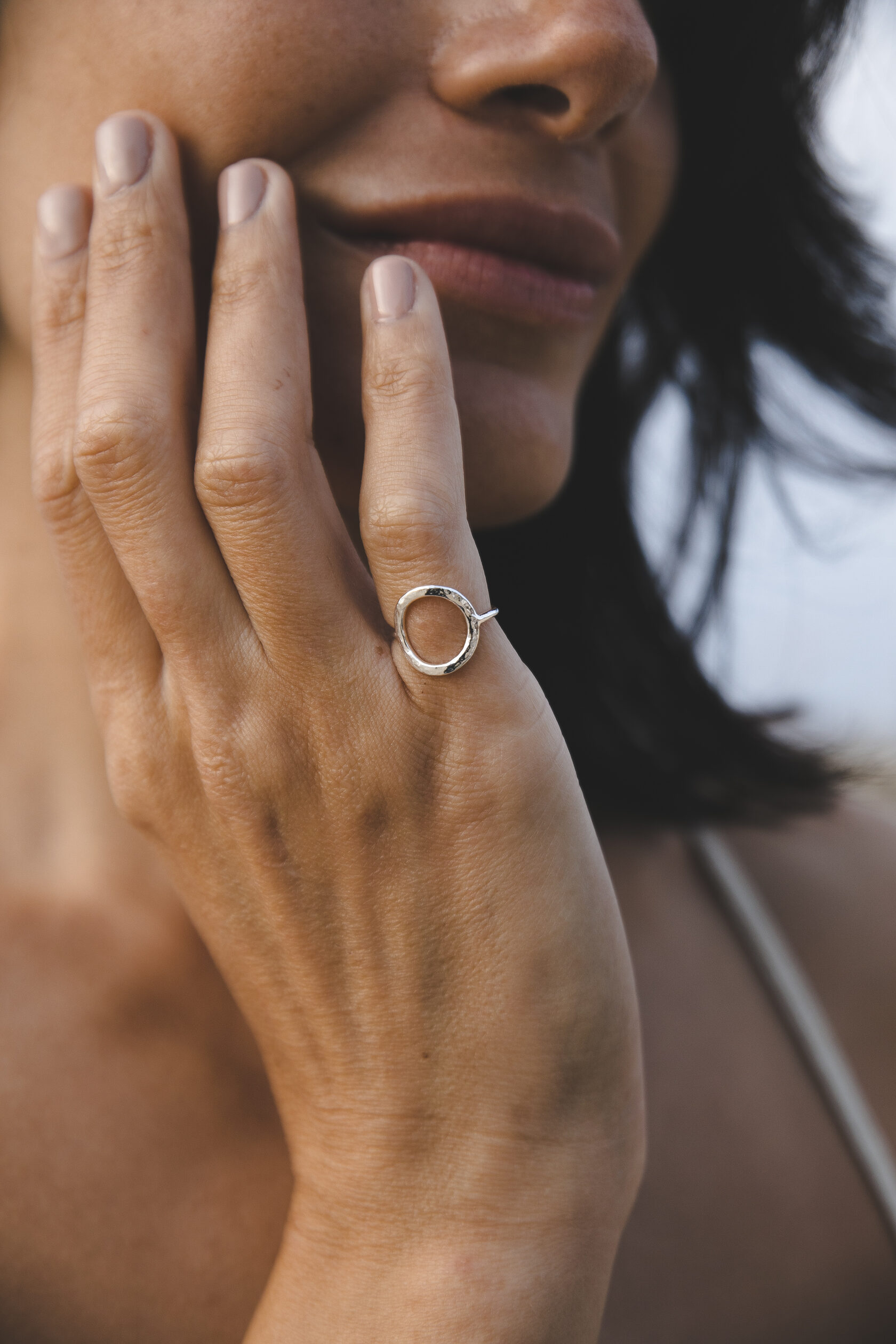 Кольцо с мятым кругом