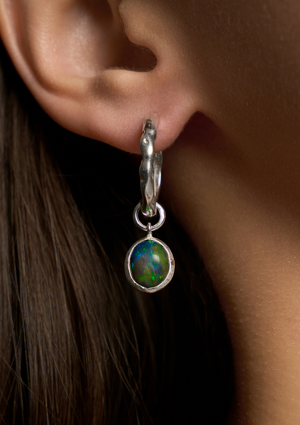 Джемс с эфиопским опалом