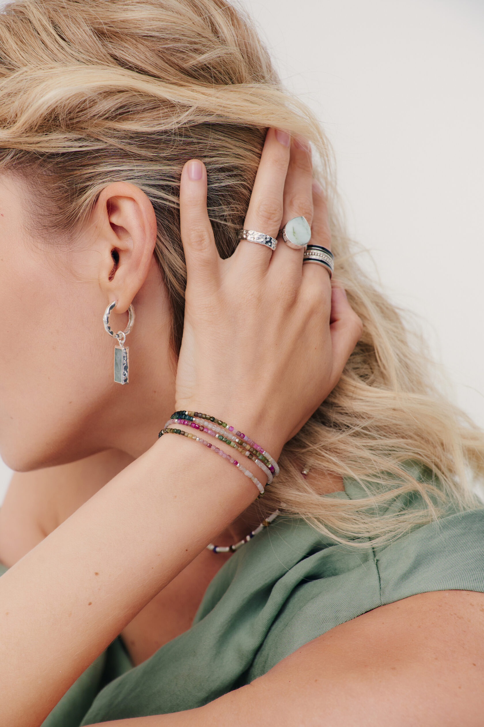 Браслет с бусинами турмалина