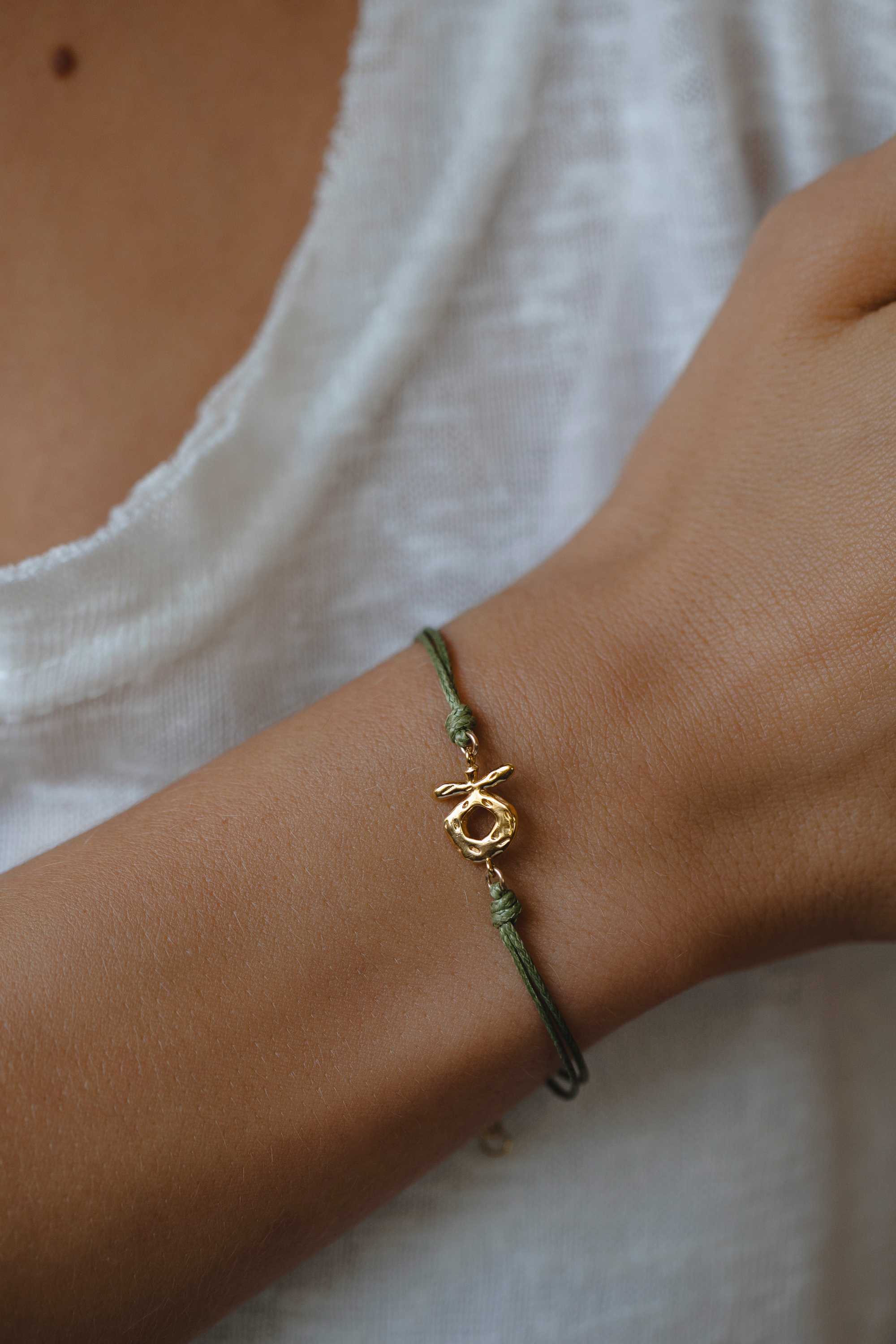 Браслет на нити Joy