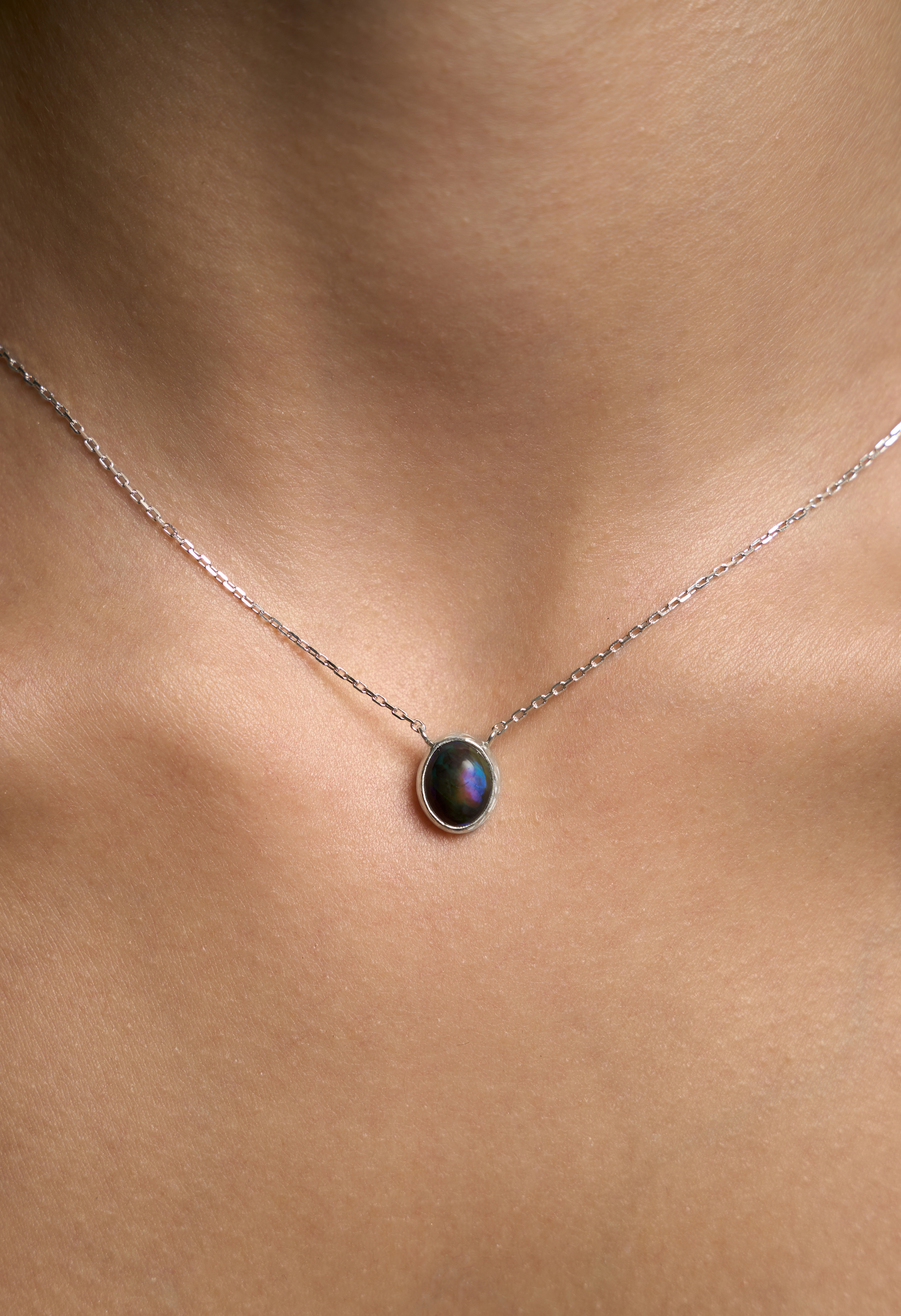 Подвеска с эфиопским опалом