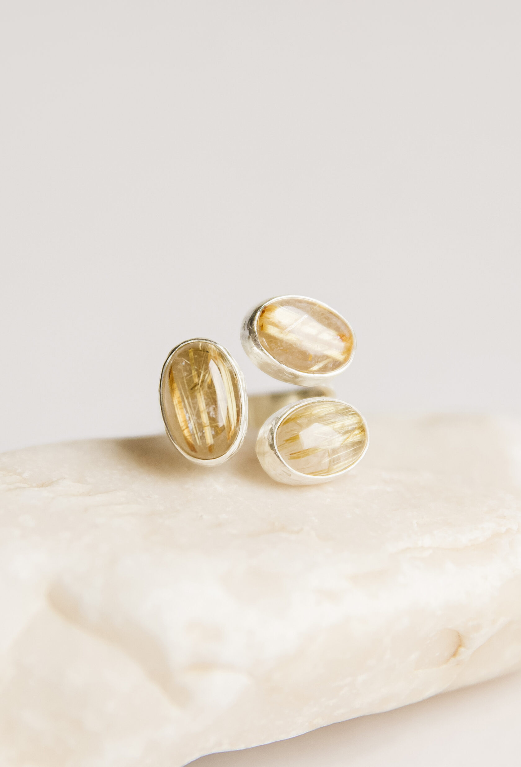 Кольцо с рутиловым кварцем