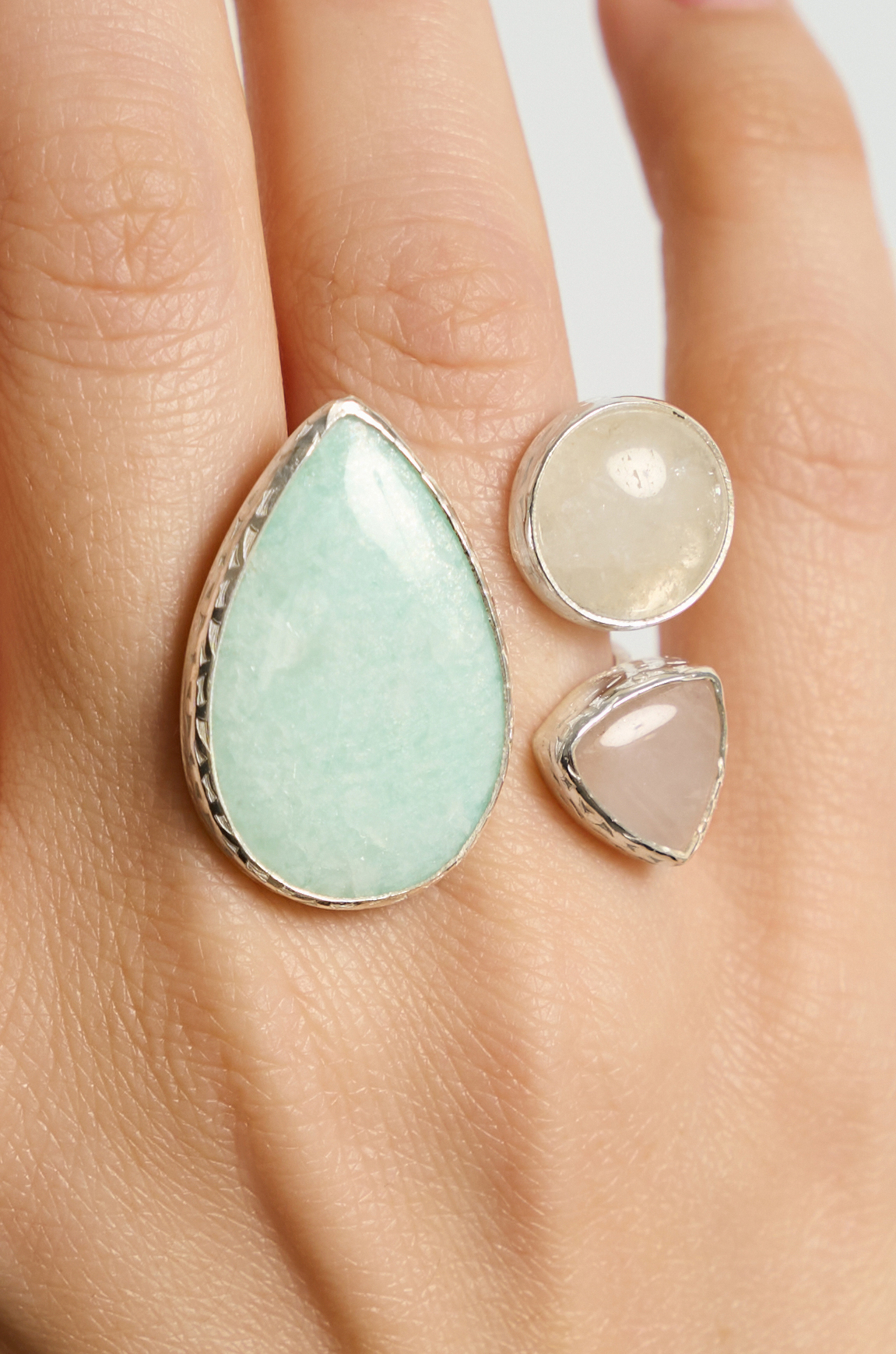 Кольцо с амазонитом, горным хрусталем и розовым кварцем