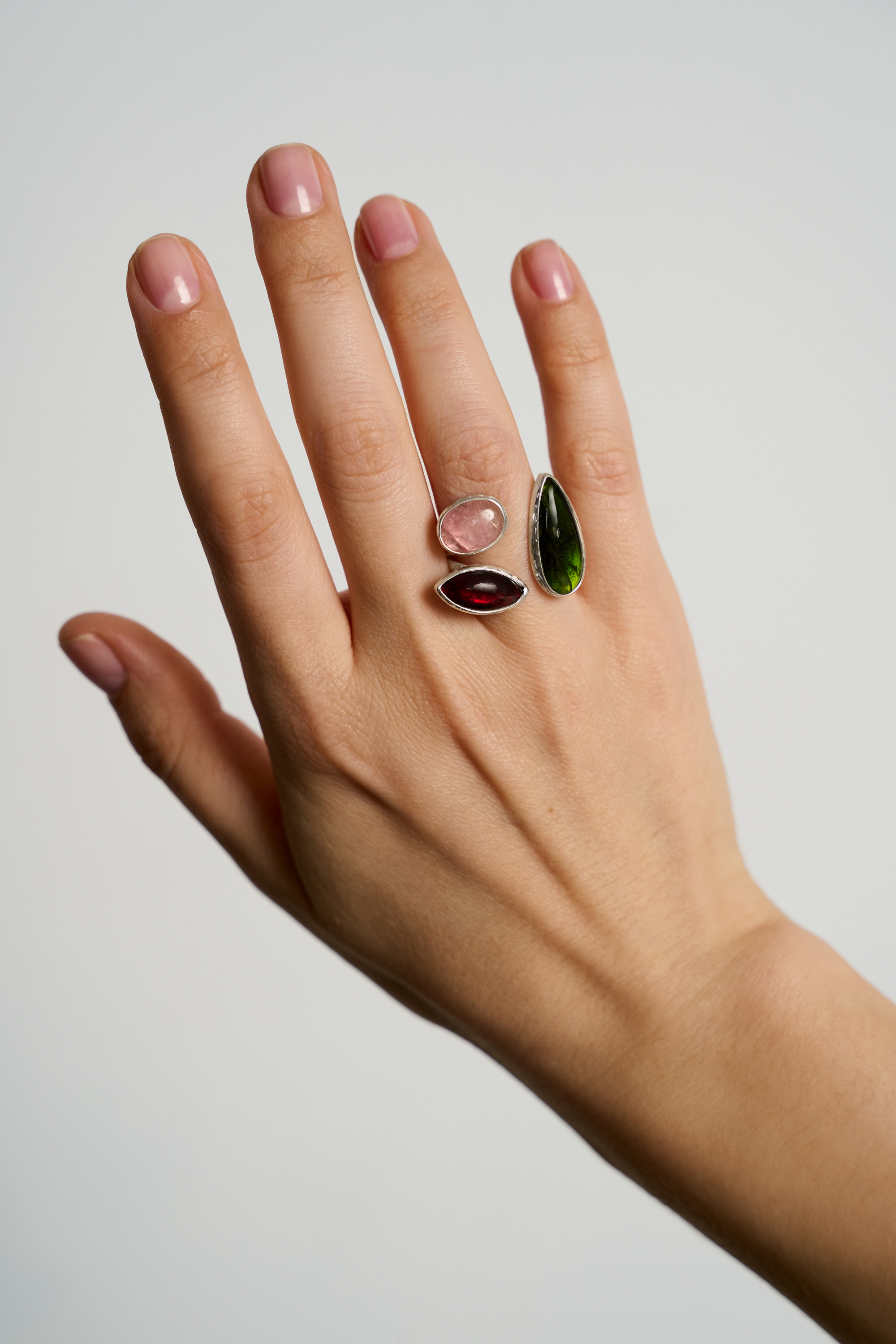 Кольцо с хромдиопсидом, гранатом и турмалином