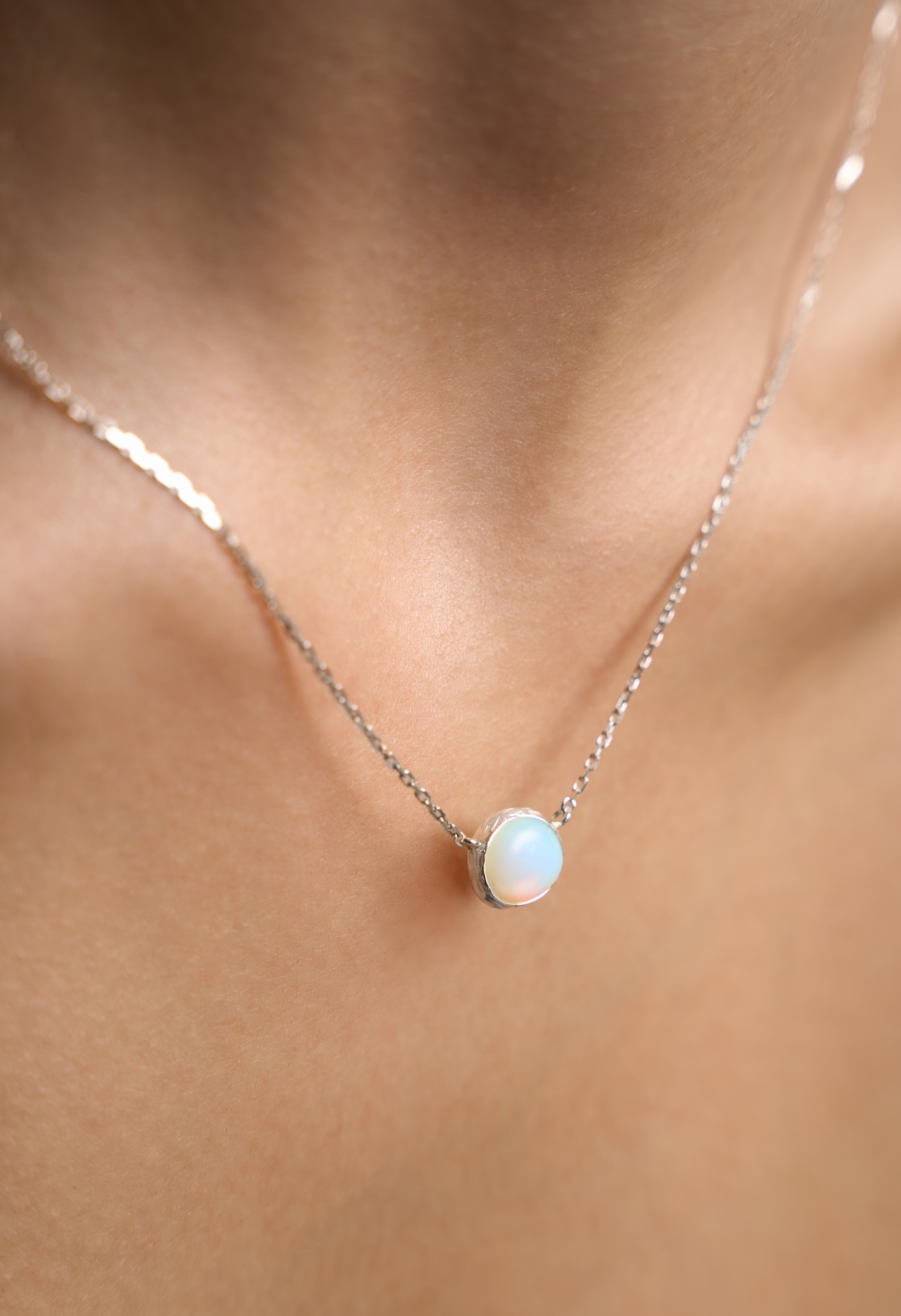 Подвеска с эфиопским опалом