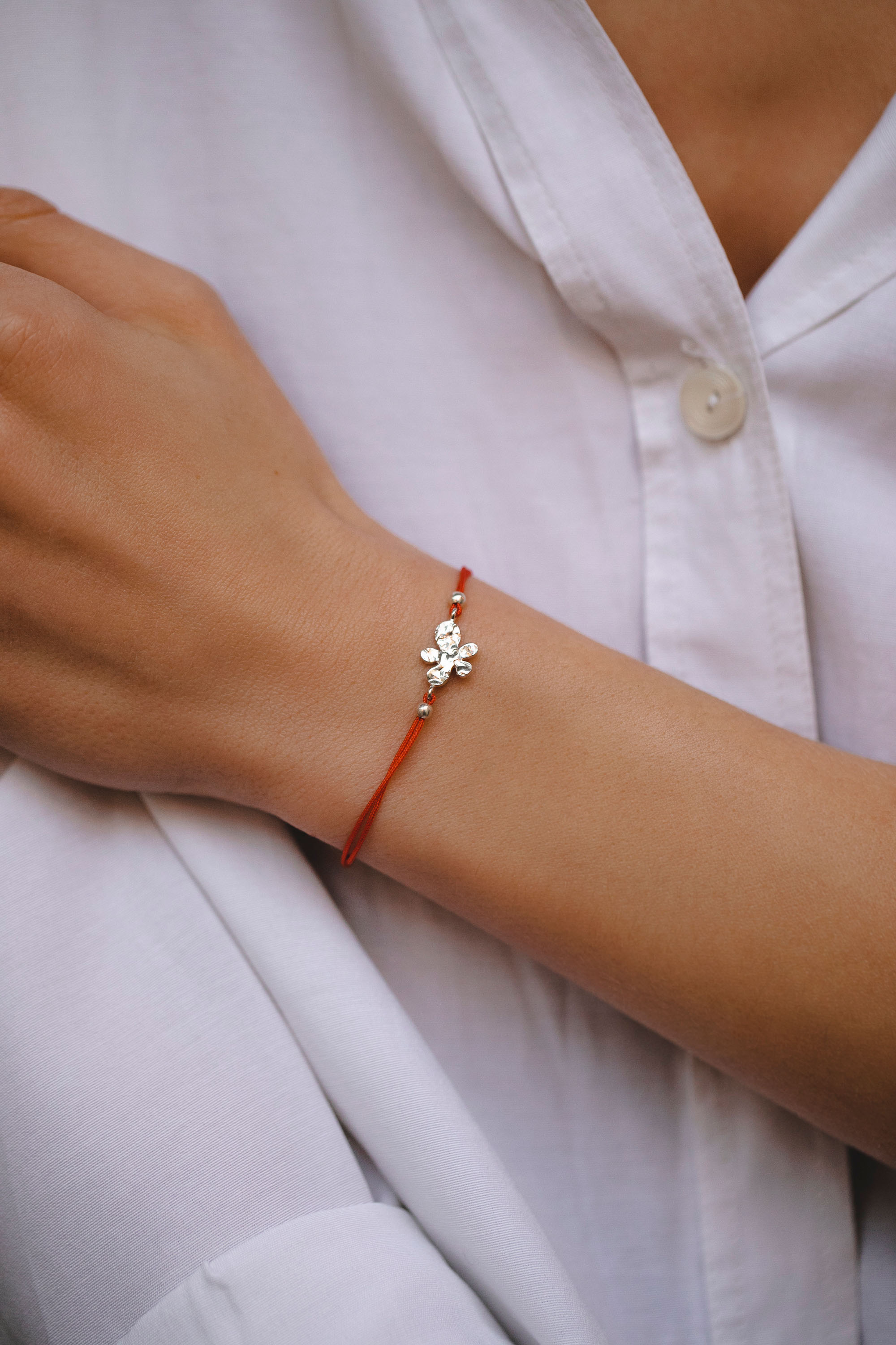 Браслет Флора на красной нити
