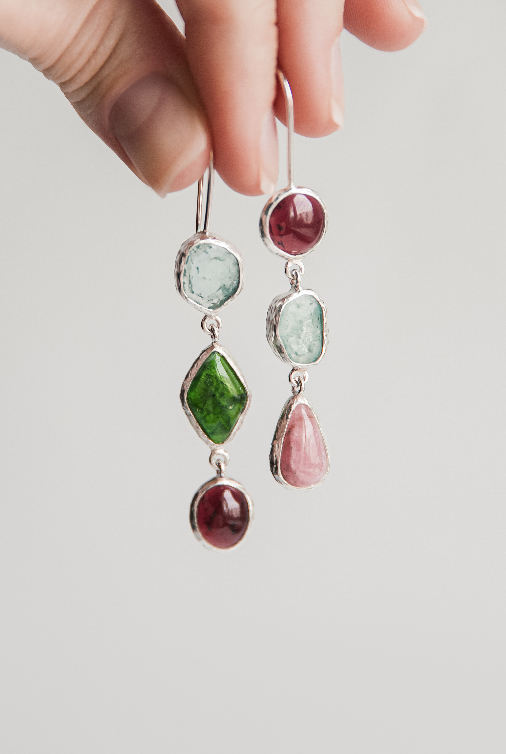 Серьги с гранатом, аквамарином, хромдиопсидом и турмалином