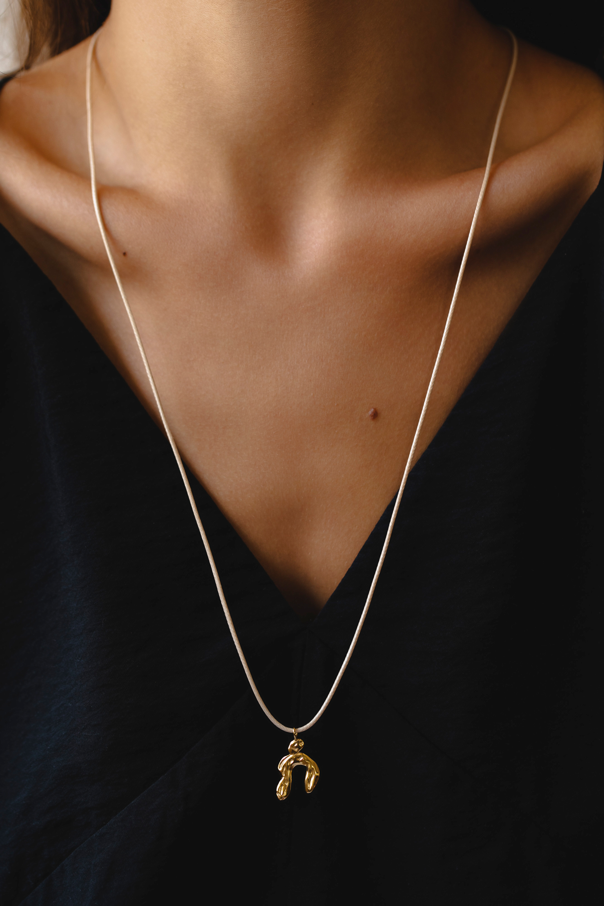 Подвеска на шнуре "Сила"