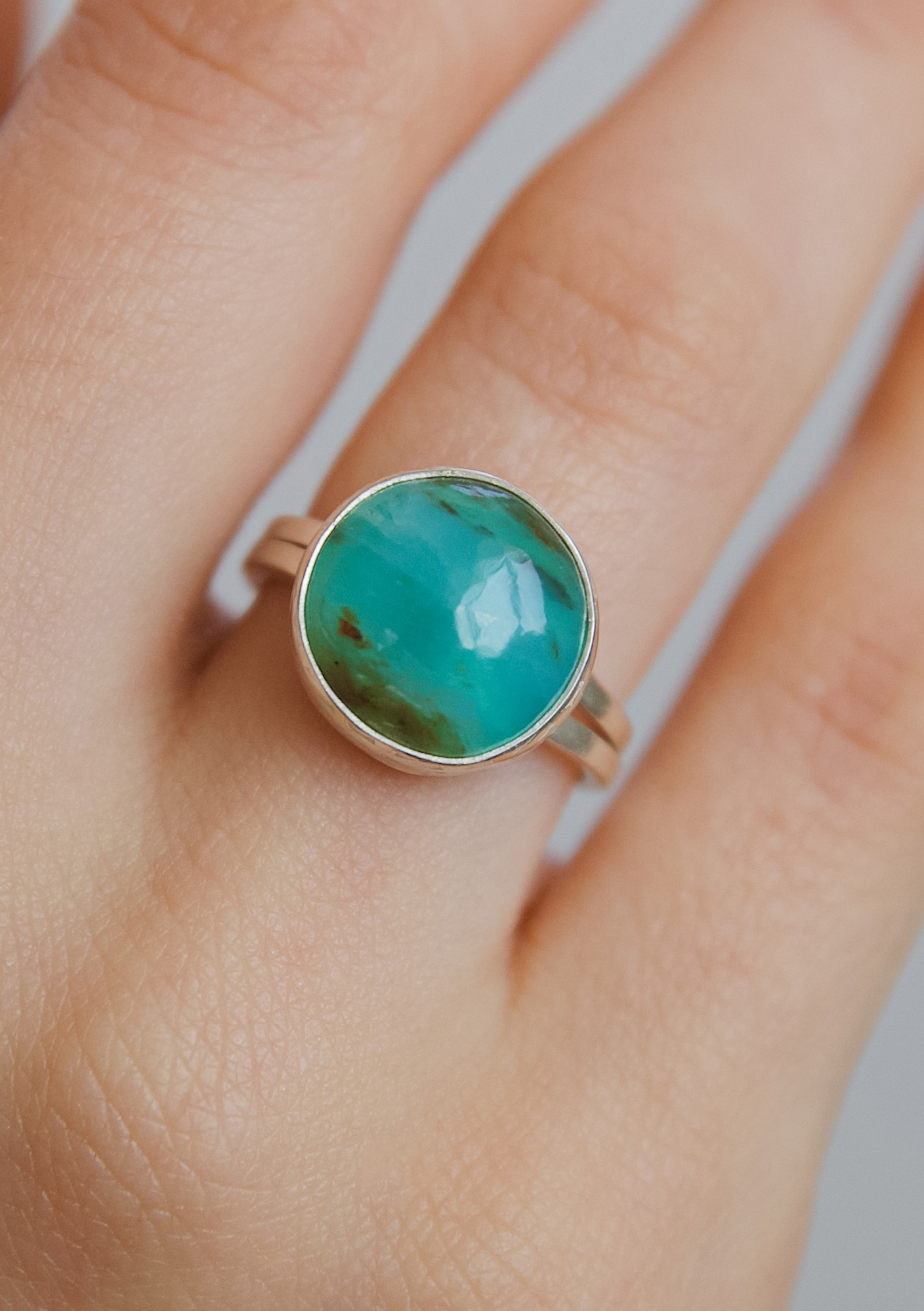 Кольцо с перуанским опалом