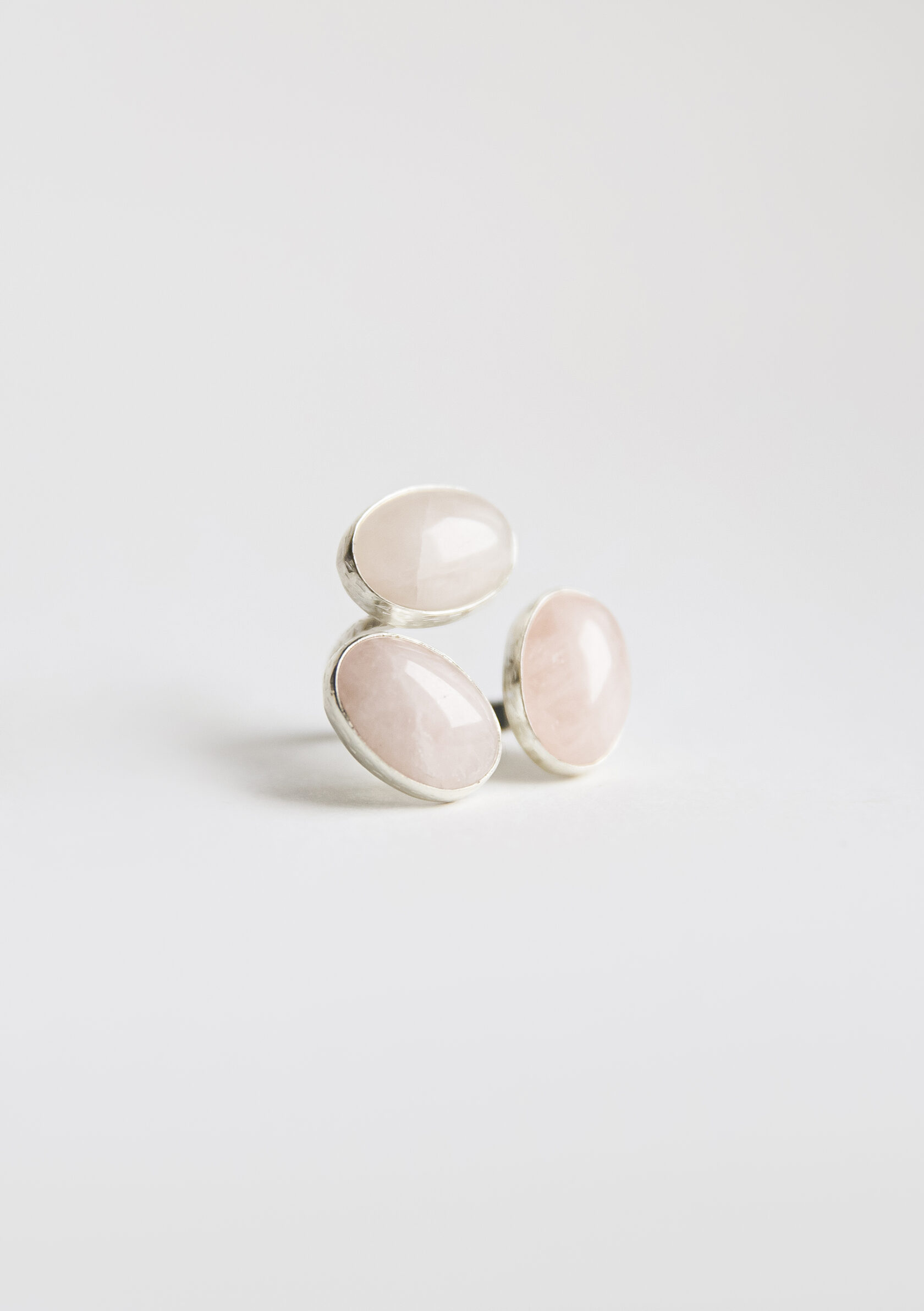 Кольцо с розовым кварцем